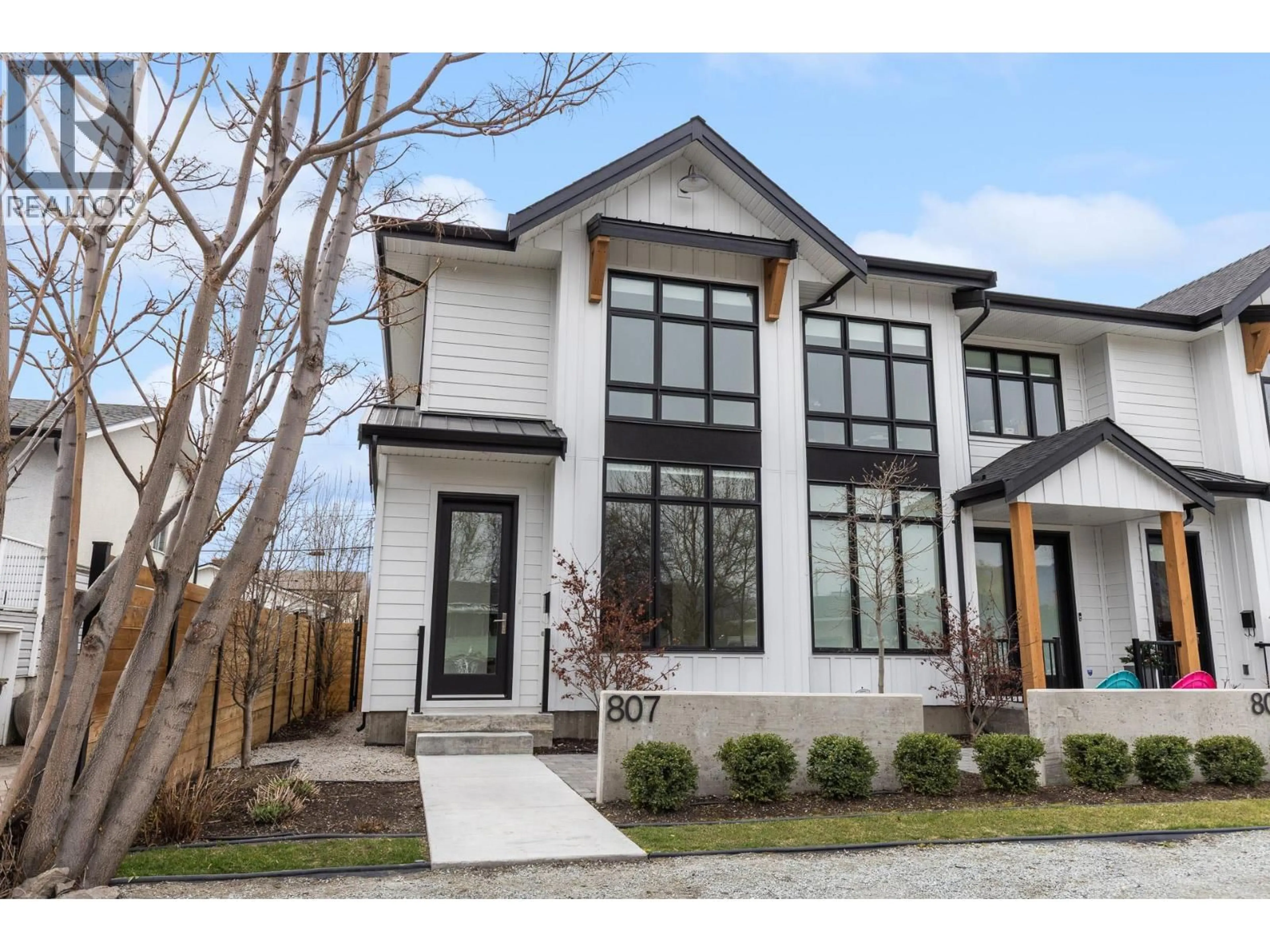 Home with brick exterior material, street for 807 FRANCIS AVENUE, Kelowna British Columbia V1Y5G6