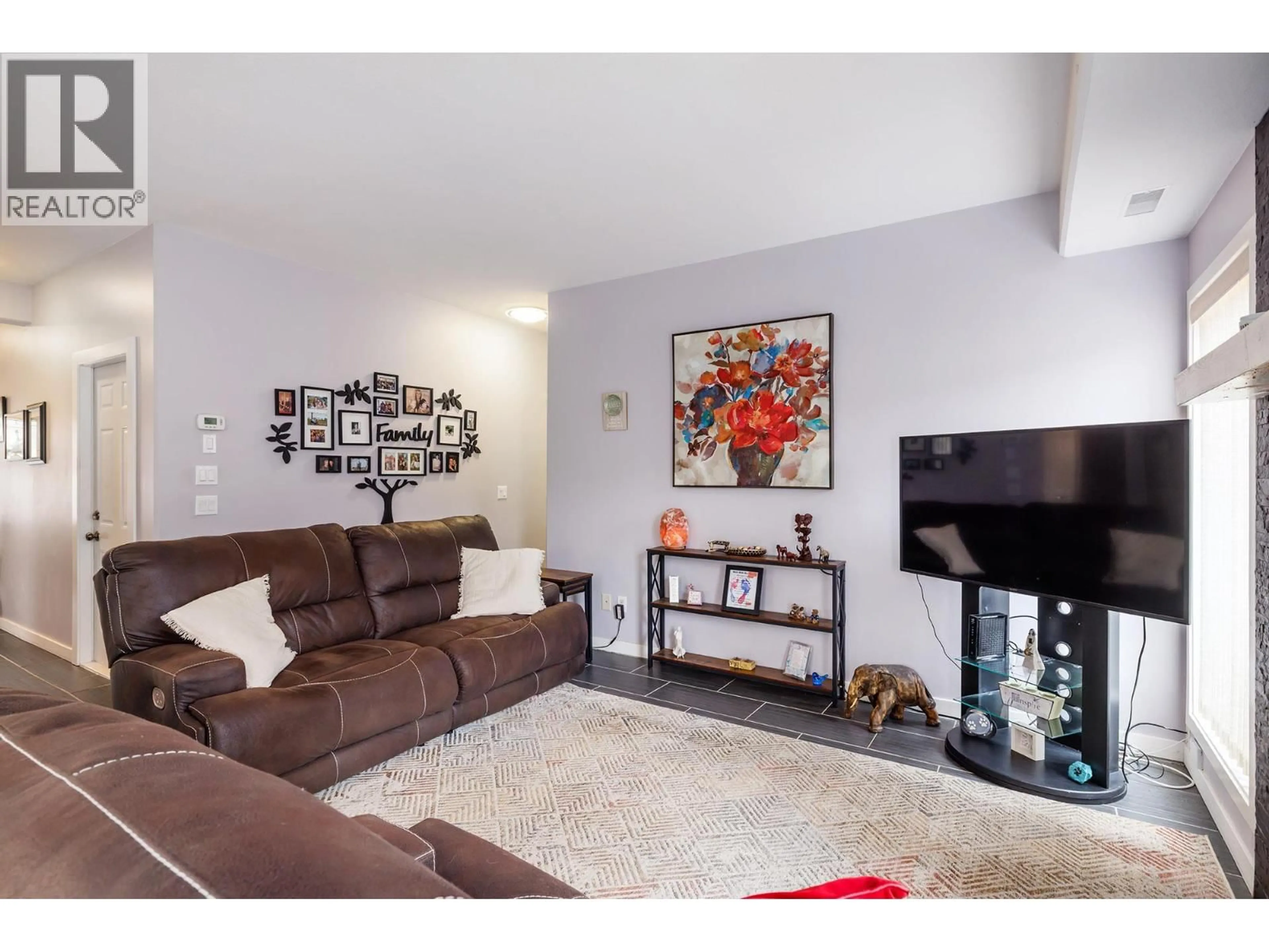 Living room with furniture, unknown for 9 - 3339 CLEMENT ROAD, Lake Country British Columbia V4V2M5