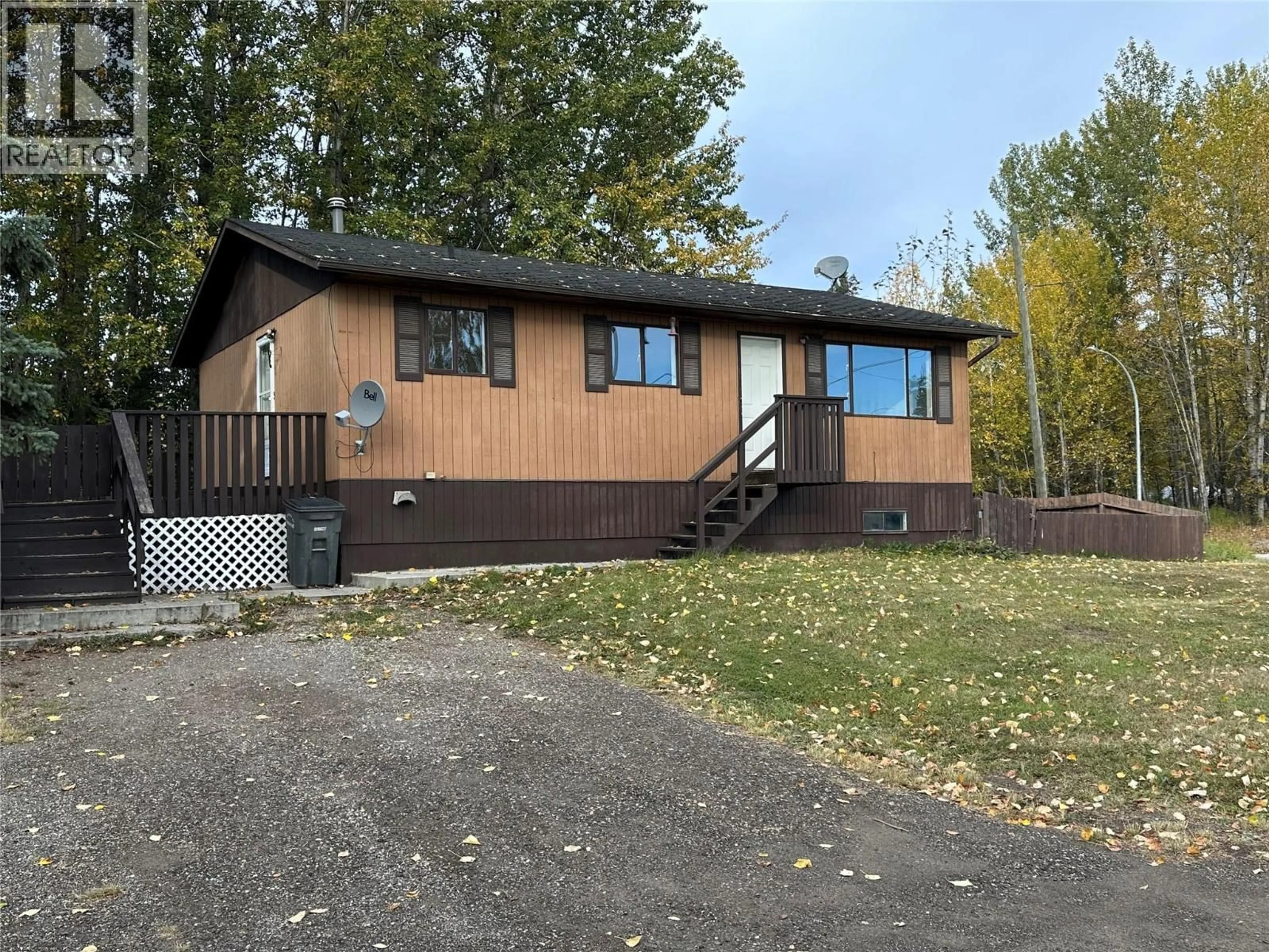 Home with vinyl exterior material, unknown for 4801 52 AVENUE SOUTHWEST, Chetwynd British Columbia V0C1J0