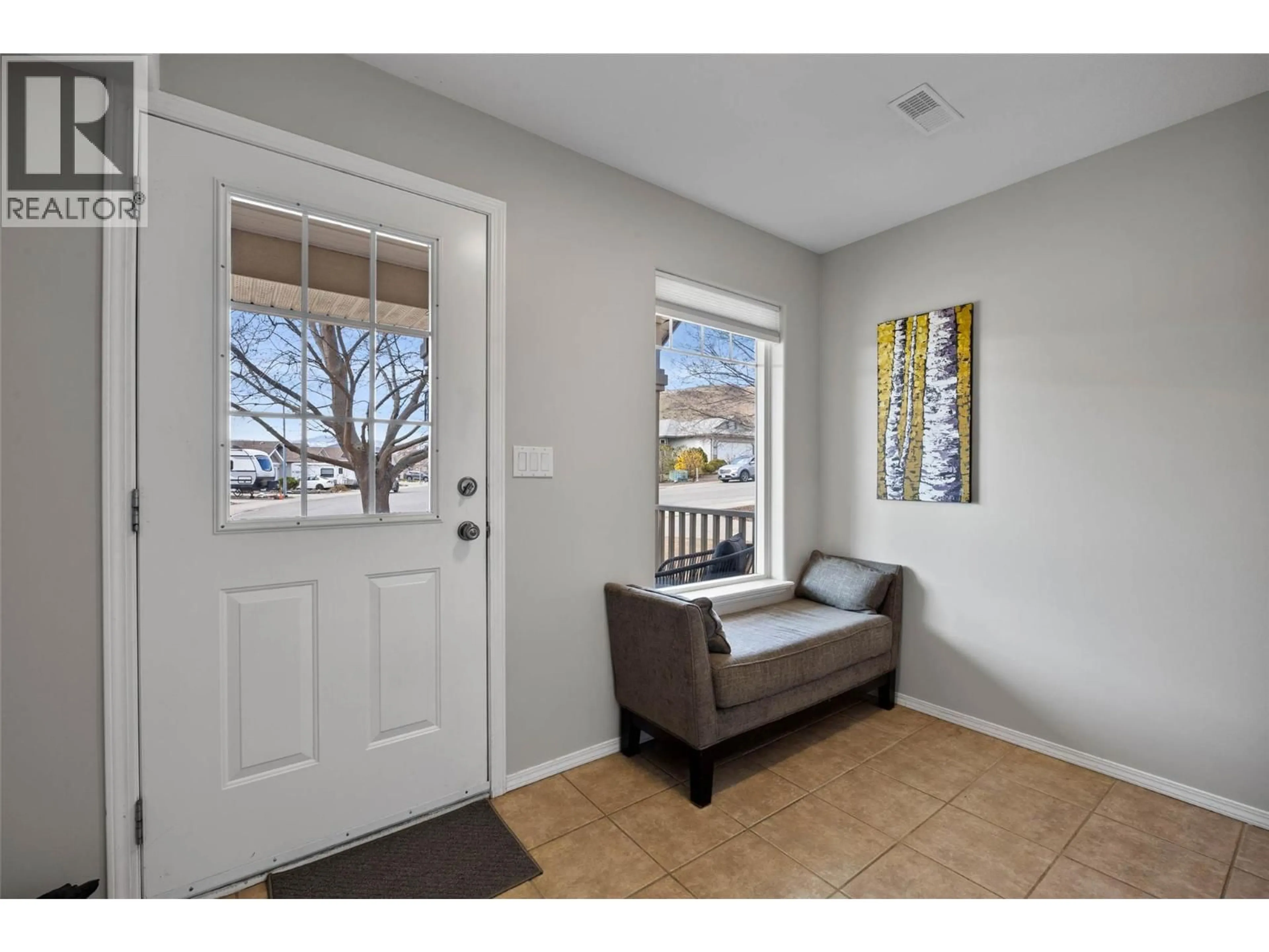 Indoor entryway for 1192 RAVEN DRIVE, Kamloops British Columbia V2B8P3