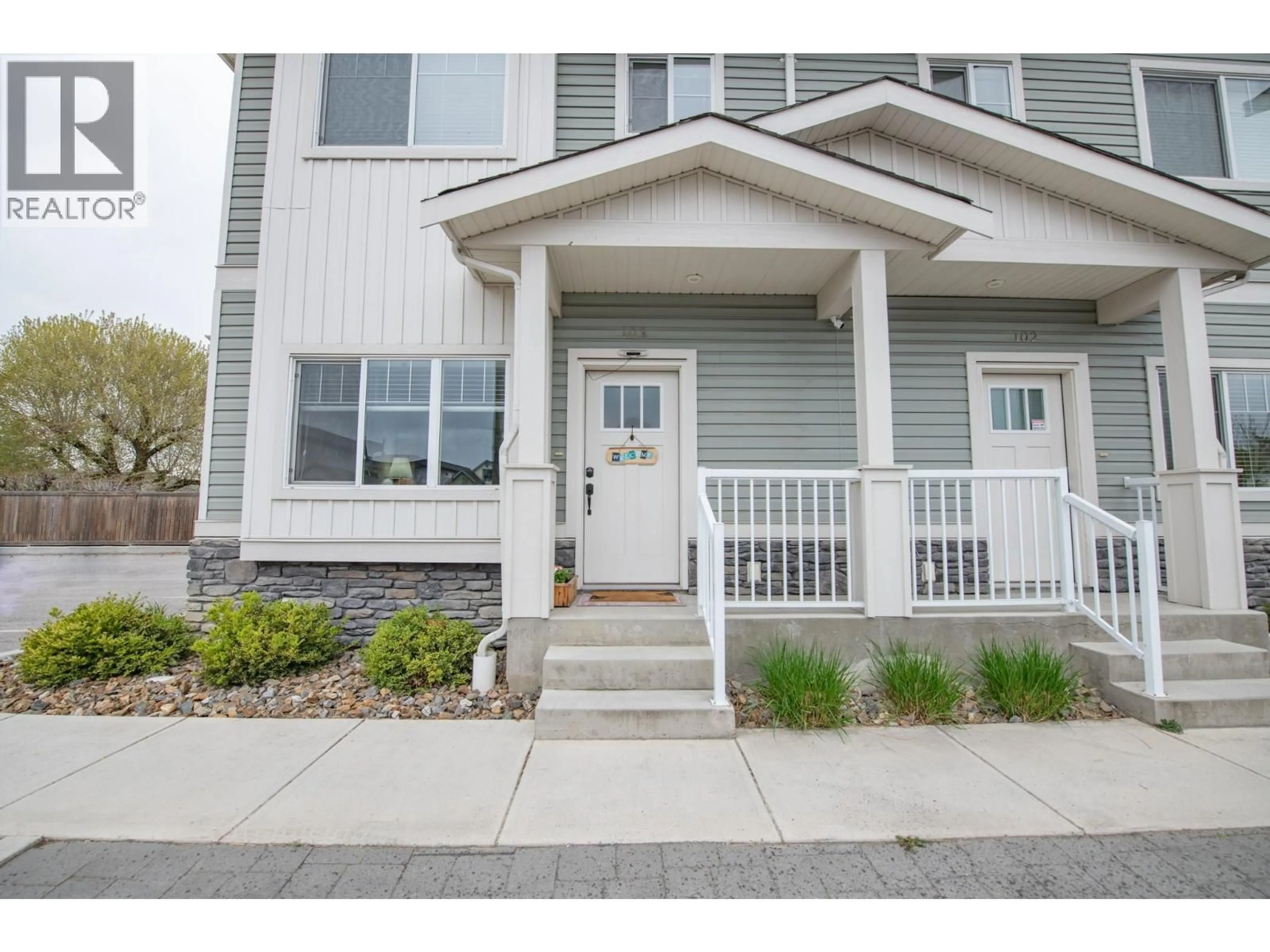 Home with vinyl exterior material, street for 103 - 4002 30 AVENUE, Vernon British Columbia V1T2G3