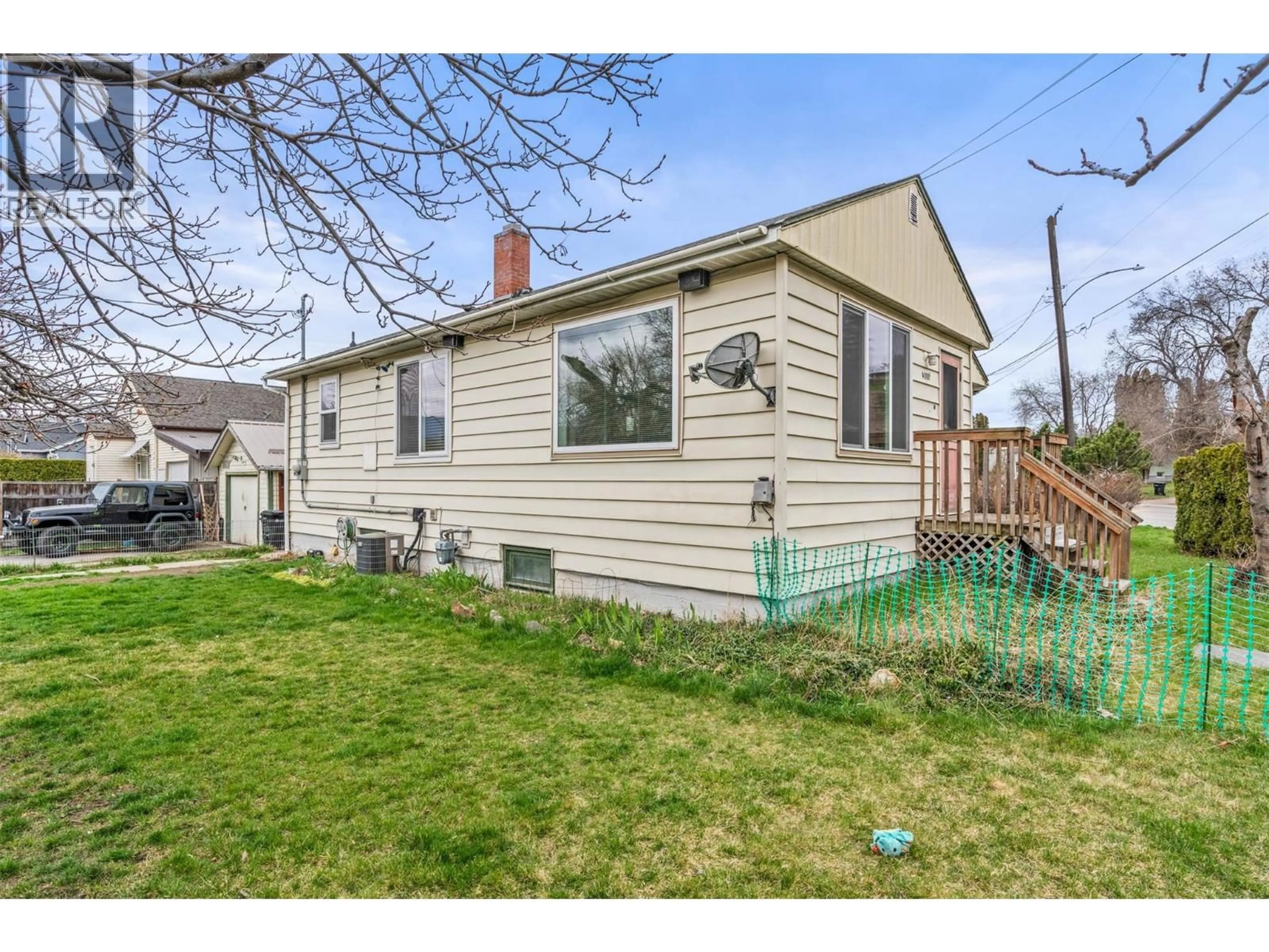 Home with vinyl exterior material, street for 4000A 30 AVENUE, Vernon British Columbia V1T2G3