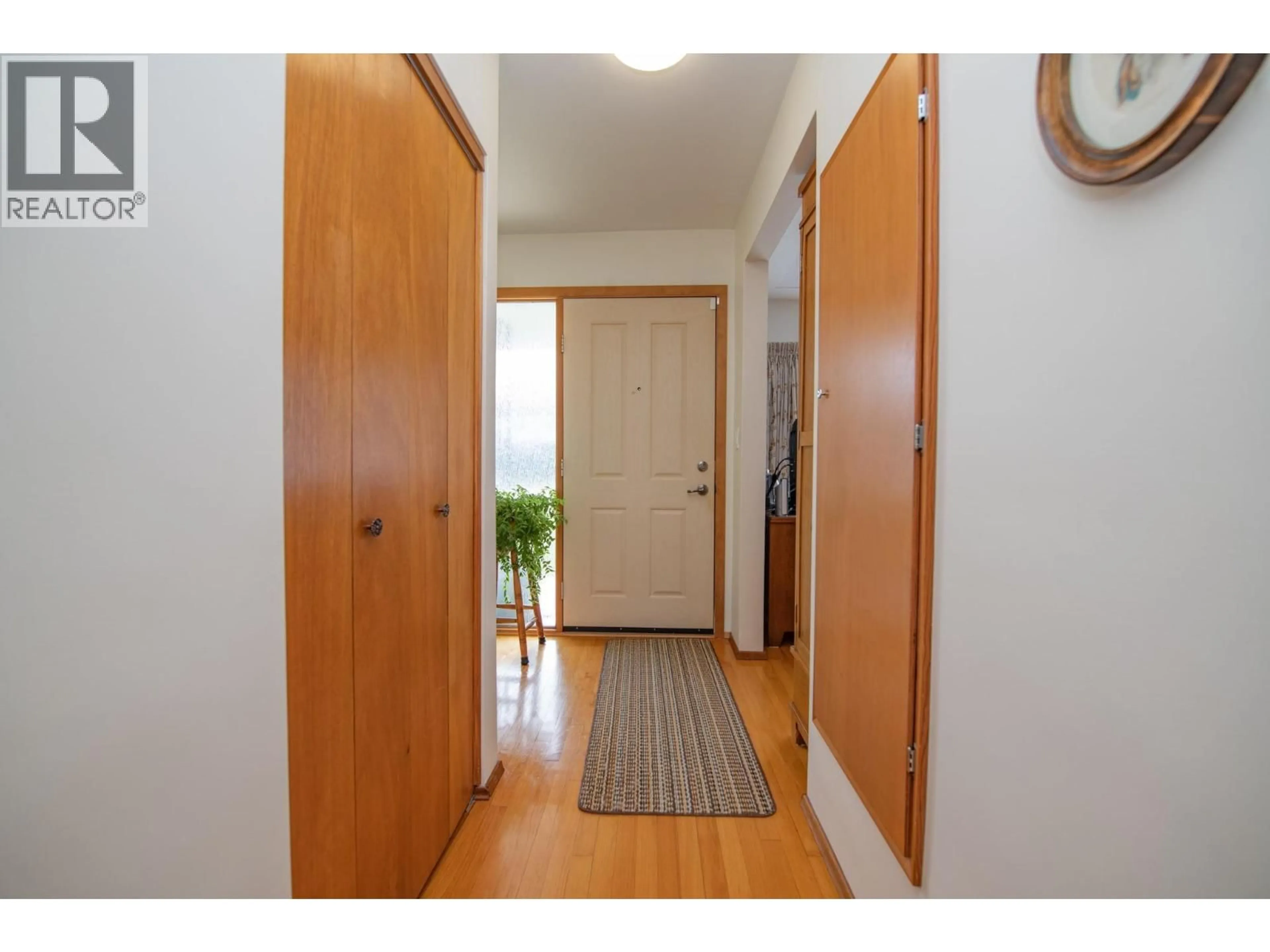 Indoor entryway for 2007 29 CRESCENT, Vernon British Columbia V1T1Y6