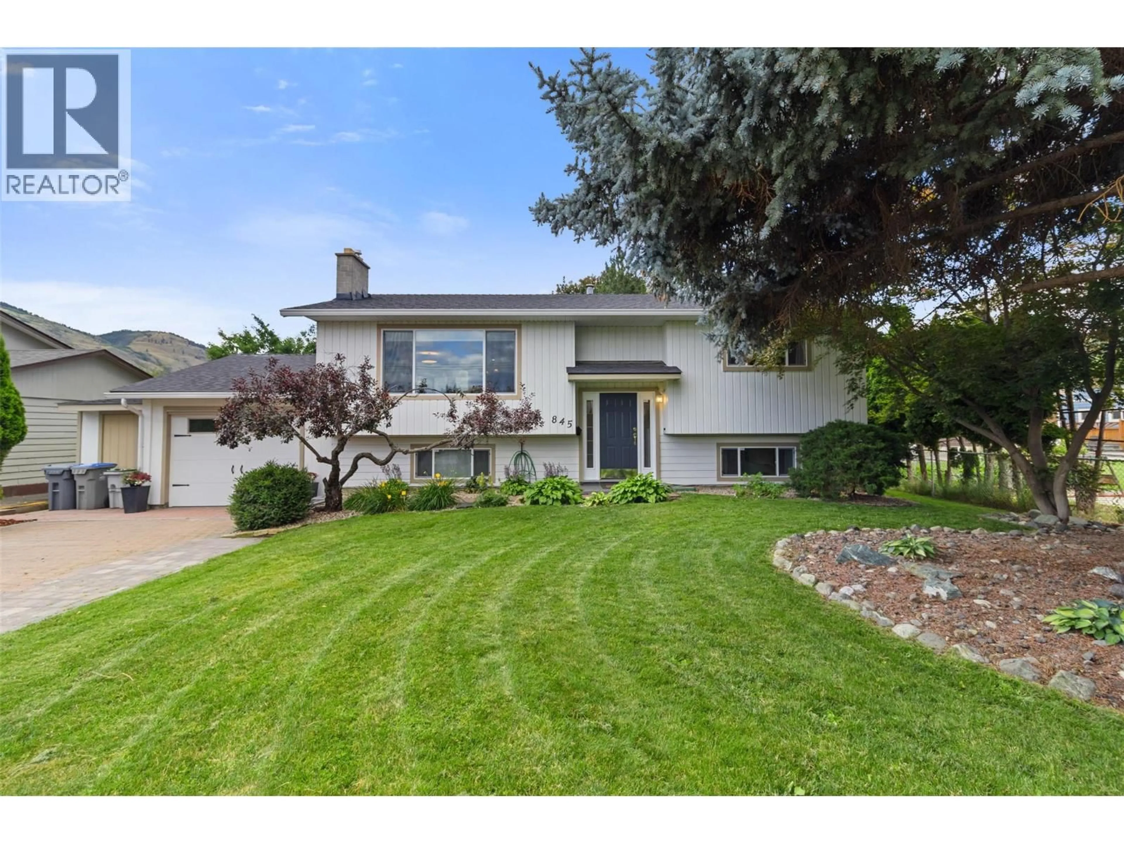 Home with vinyl exterior material, street for 845 ELDER ROAD, Kamloops British Columbia V2B6K9