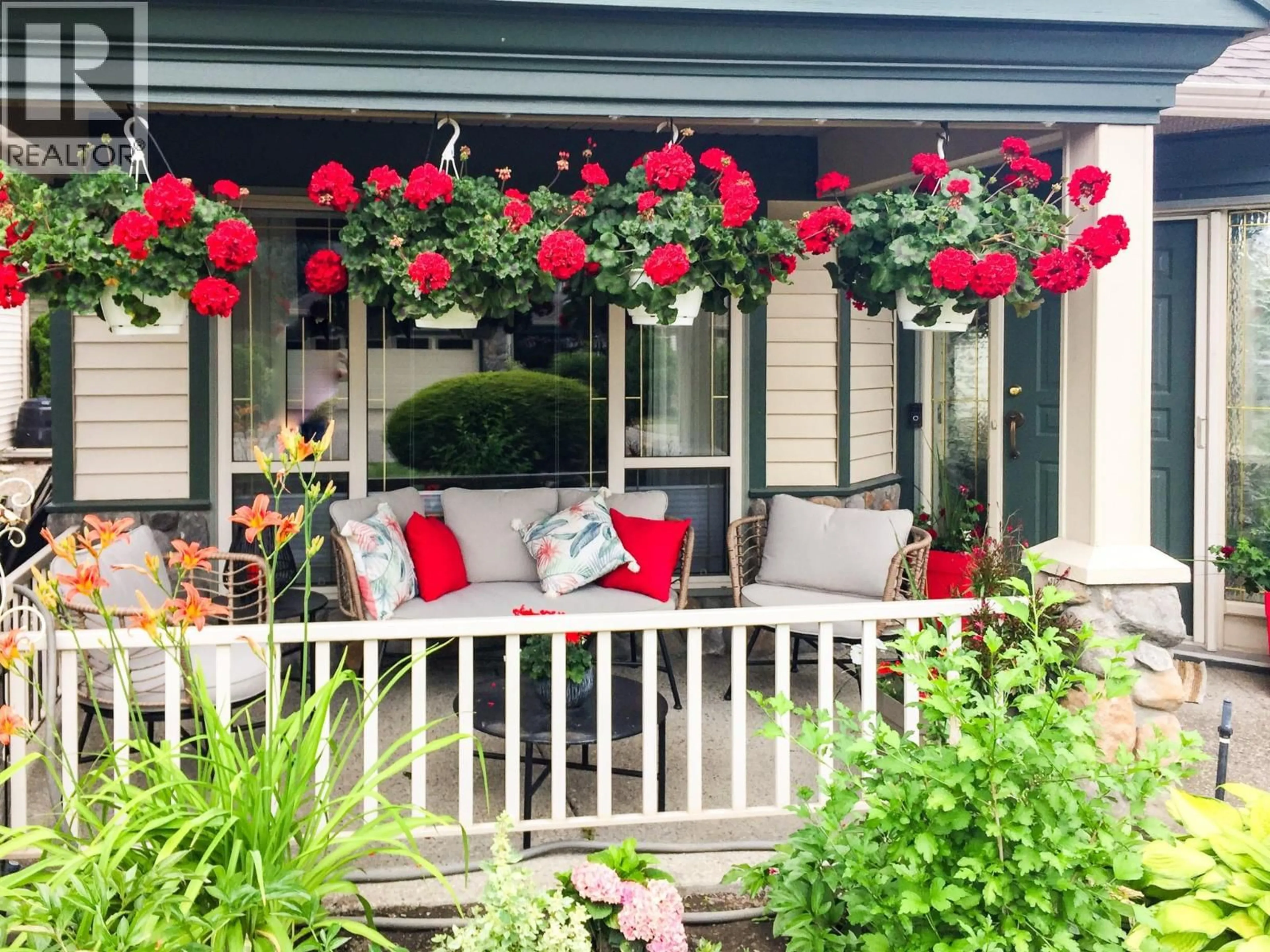 Patio, street for 118 - 550 YATES ROAD, Kelowna British Columbia V1V1Z4