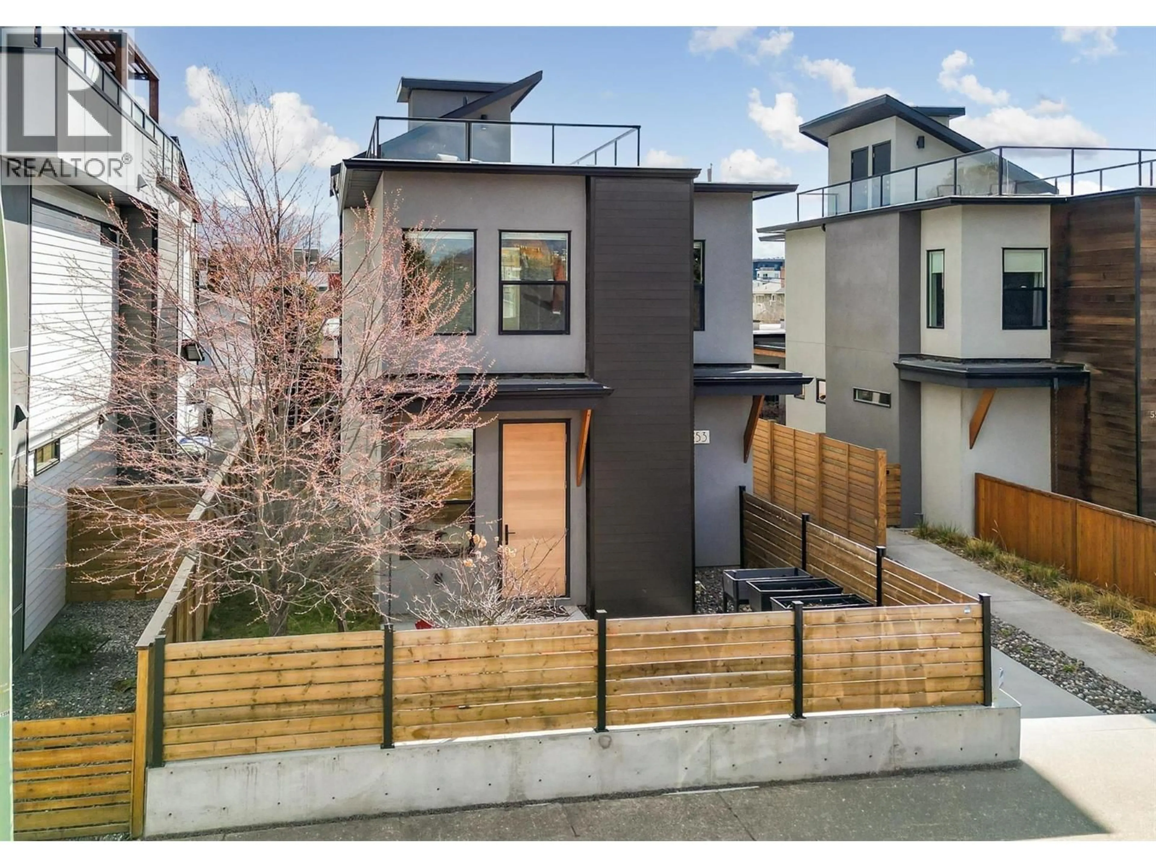 Unknown for 553 PATTERSON AVENUE, Kelowna British Columbia V1Y5C7