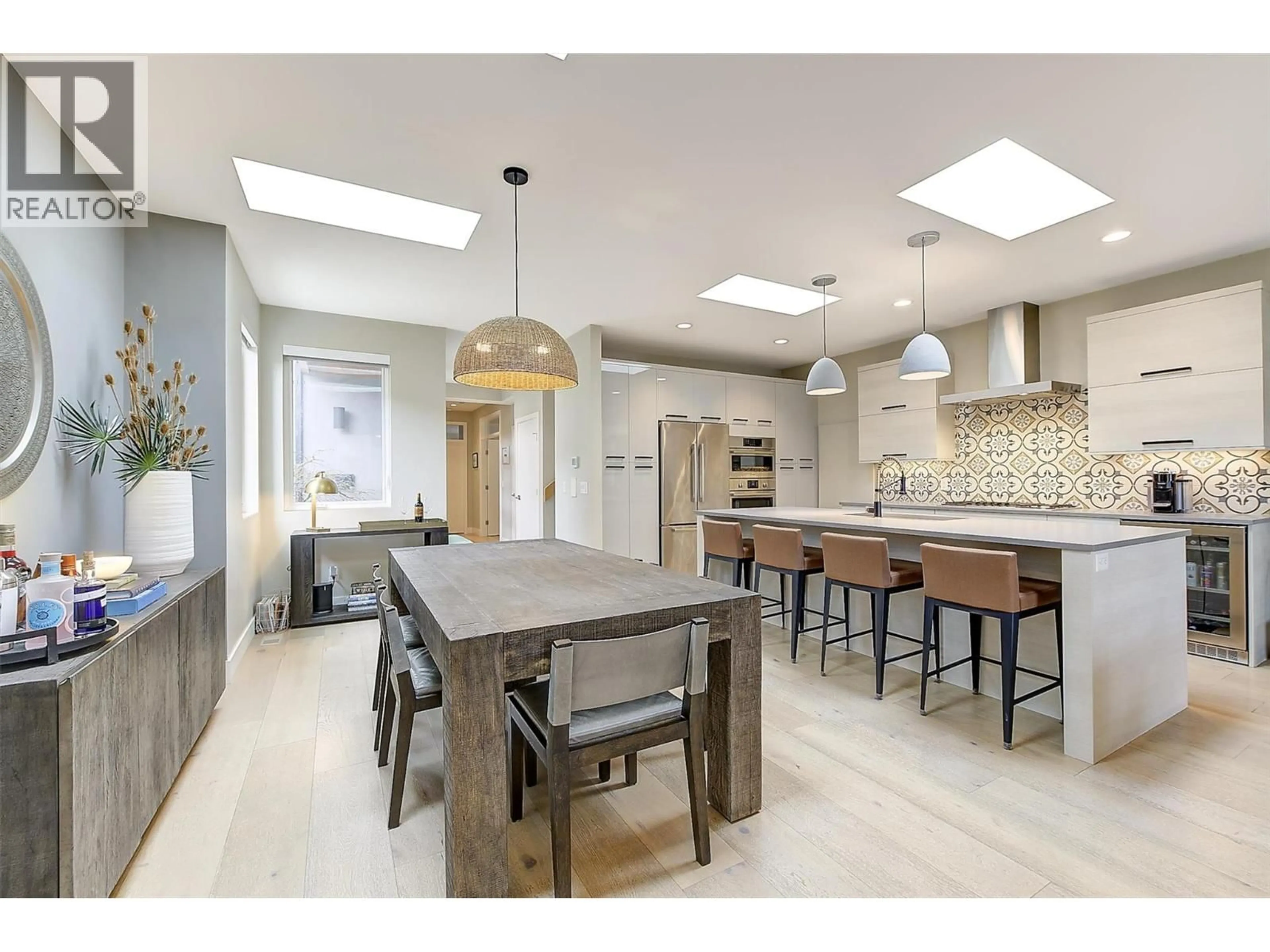 Open concept kitchen, unknown for 553 PATTERSON AVENUE, Kelowna British Columbia V1Y5C7