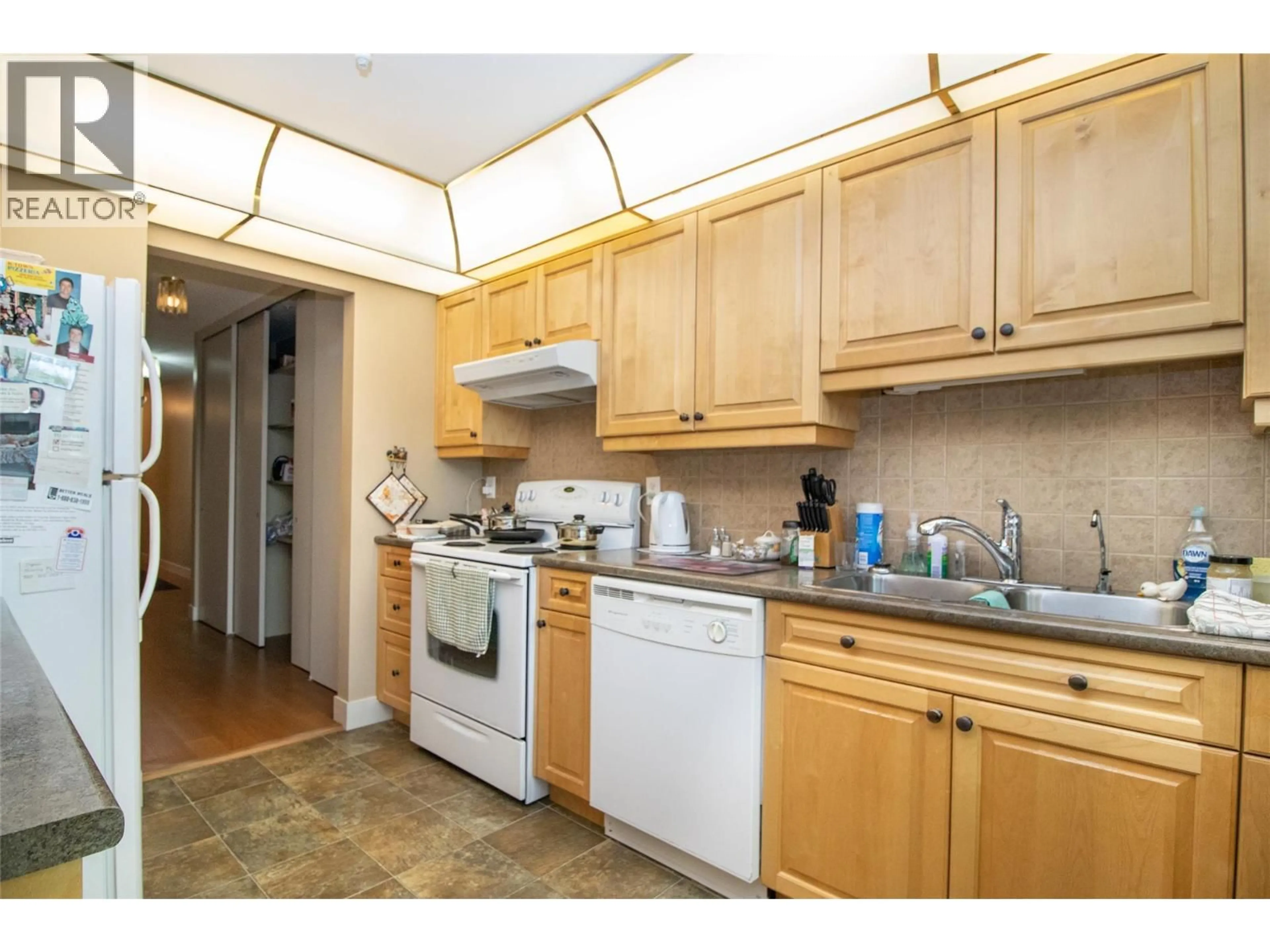 Standard kitchen, unknown for 115A - 1045 SUTHERLAND AVENUE, Kelowna British Columbia V1Y5Y1