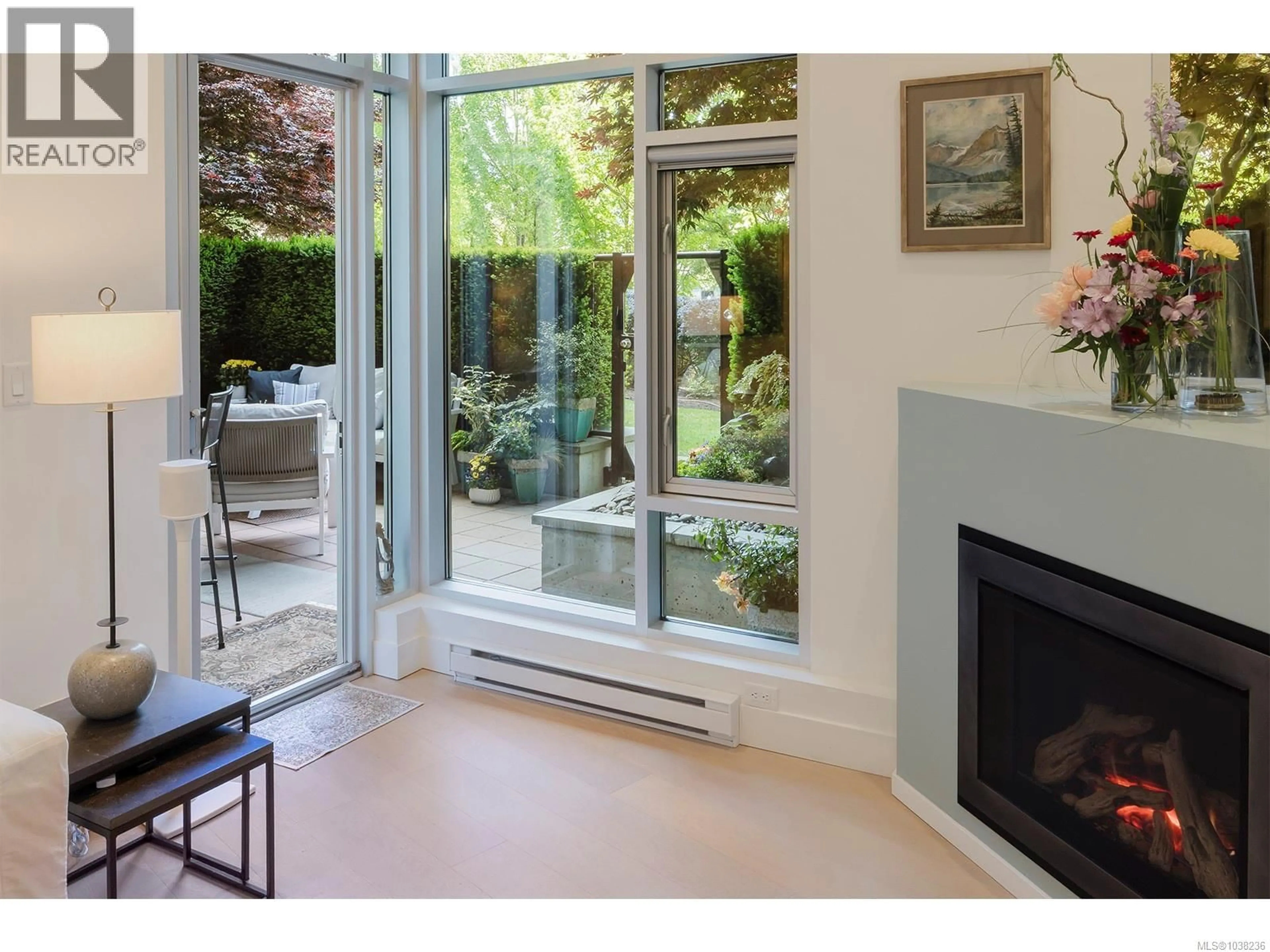 Indoor entryway for N106 - 737 HUMBOLDT STREET, Victoria British Columbia V8W1B1