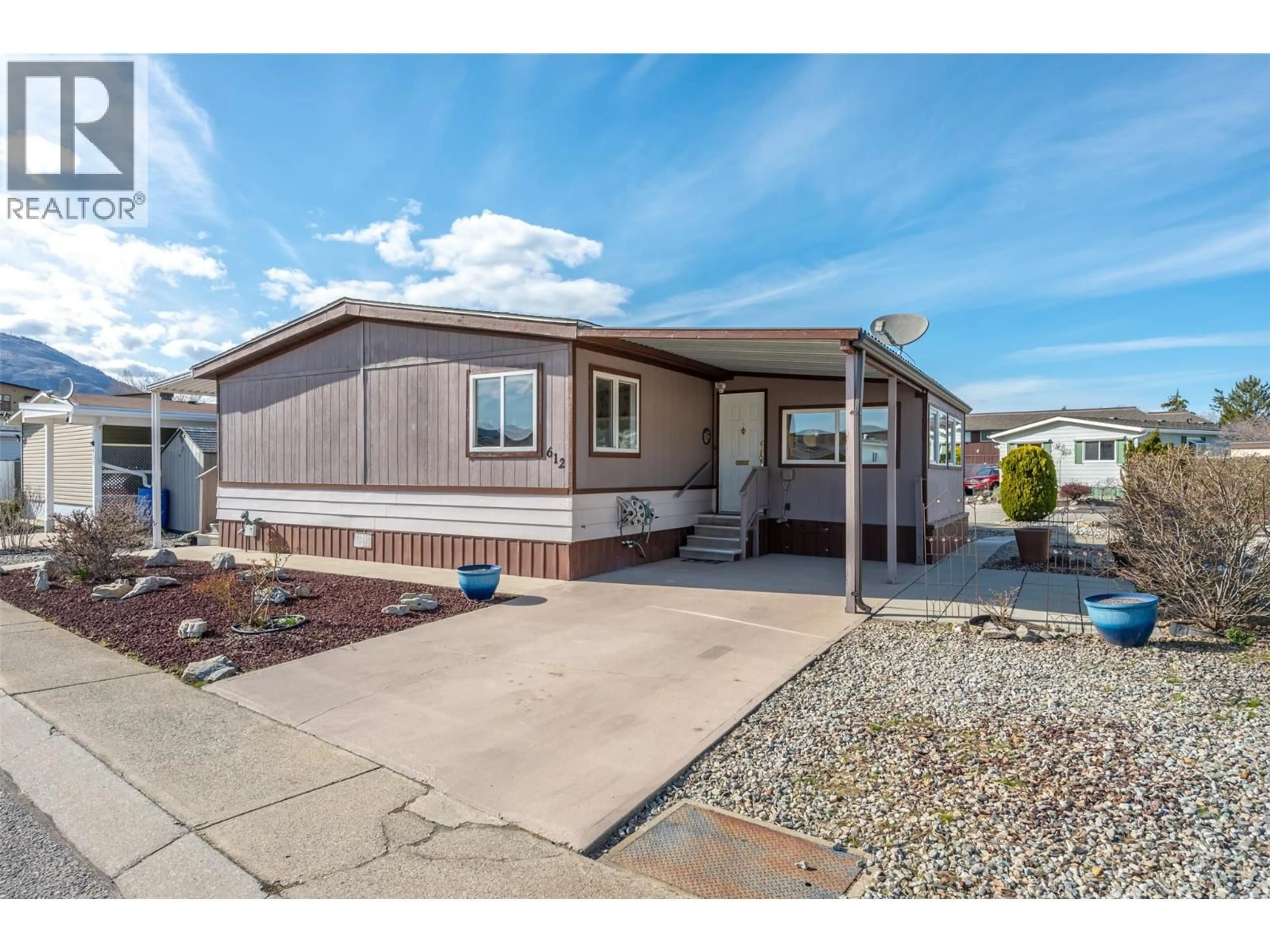 Home with vinyl exterior material, street for 612 - 3105 SOUTH MAIN STREET, Penticton British Columbia V2A7H1