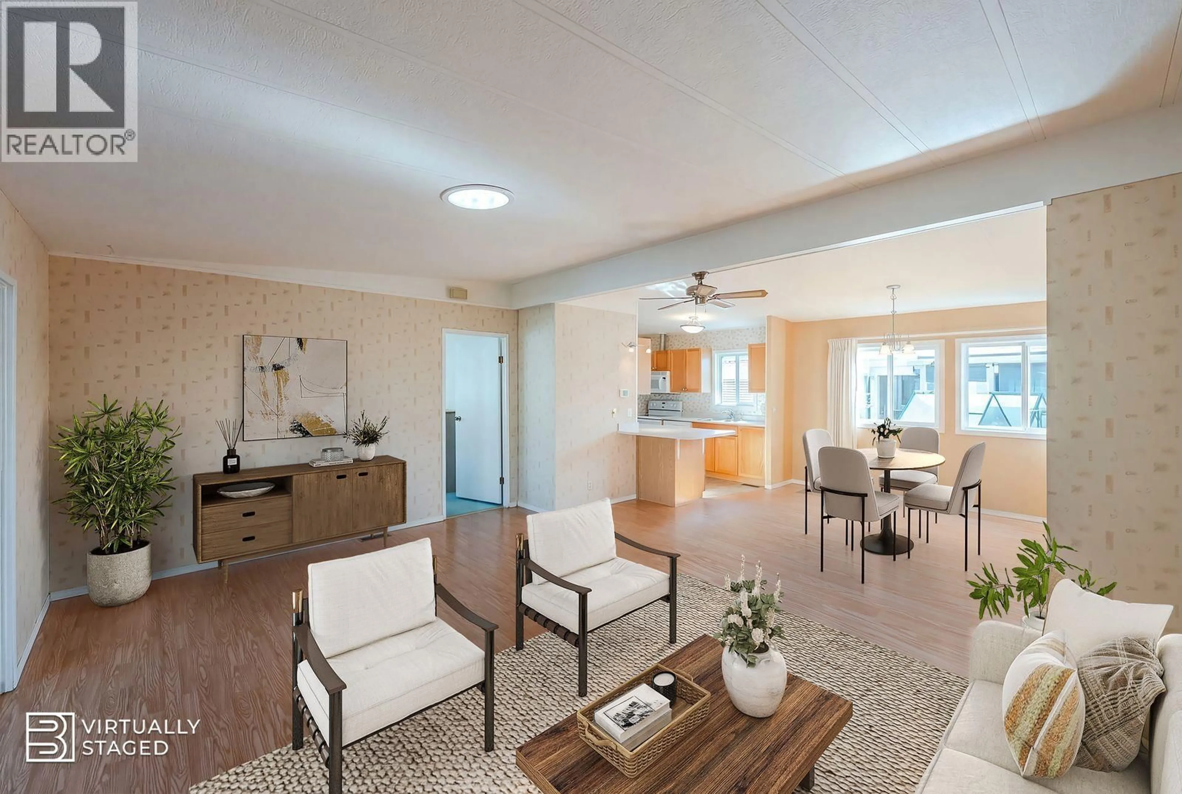 Living room with furniture, unknown for 612 - 3105 SOUTH MAIN STREET, Penticton British Columbia V2A7H1