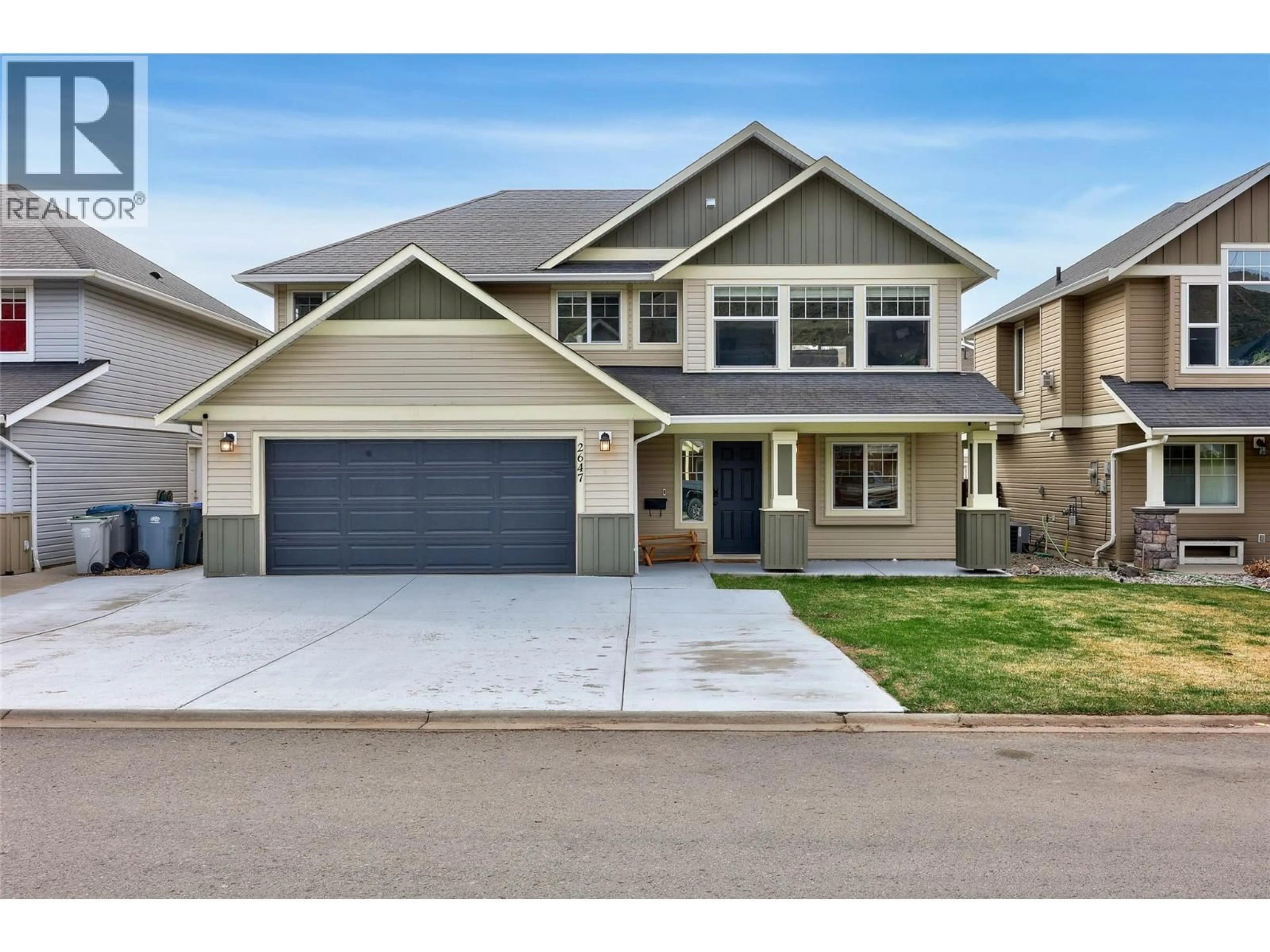 Home with vinyl exterior material, street for 2647 ROSEWOOD AVENUE, Kamloops British Columbia V2B0C4