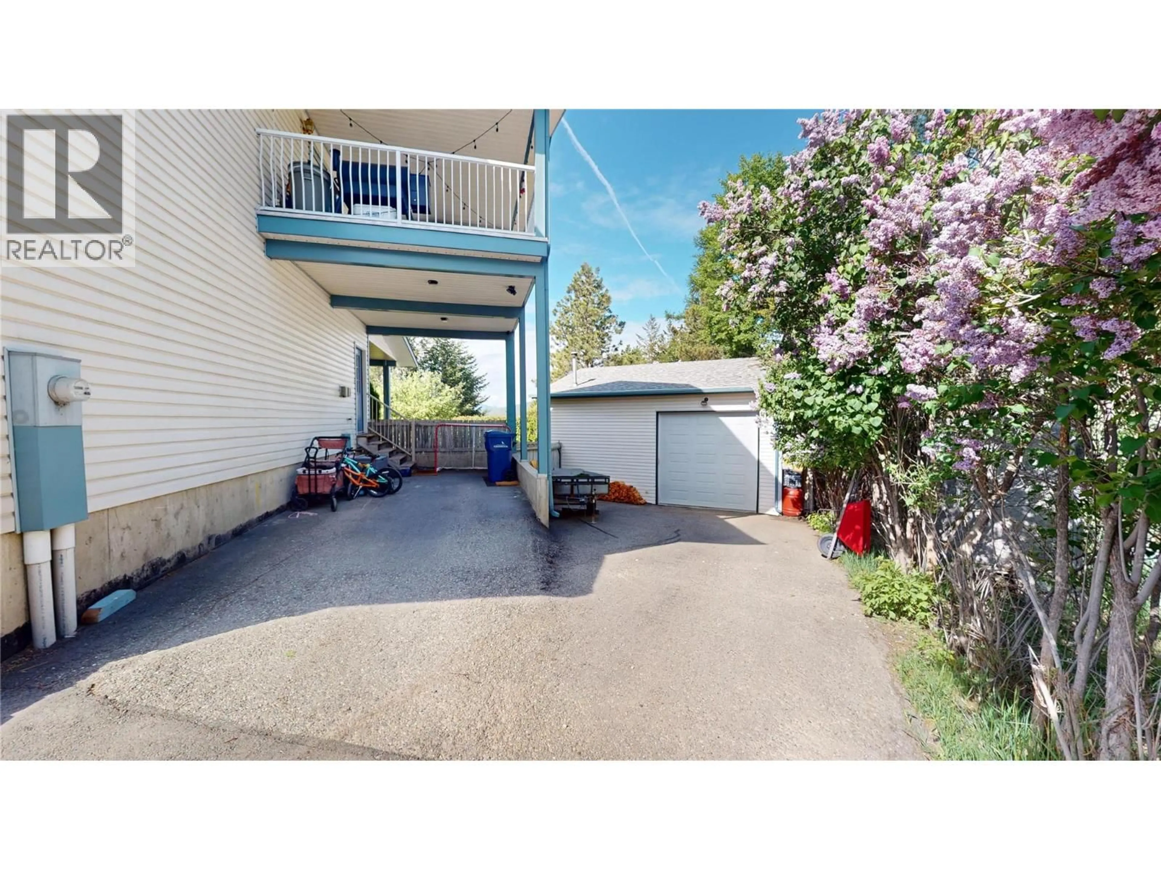 A pic from outside/outdoor area/front of a property/back of a property/a pic from drone, street for 121 10TH STREET SOUTH, Cranbrook British Columbia V1C4P5