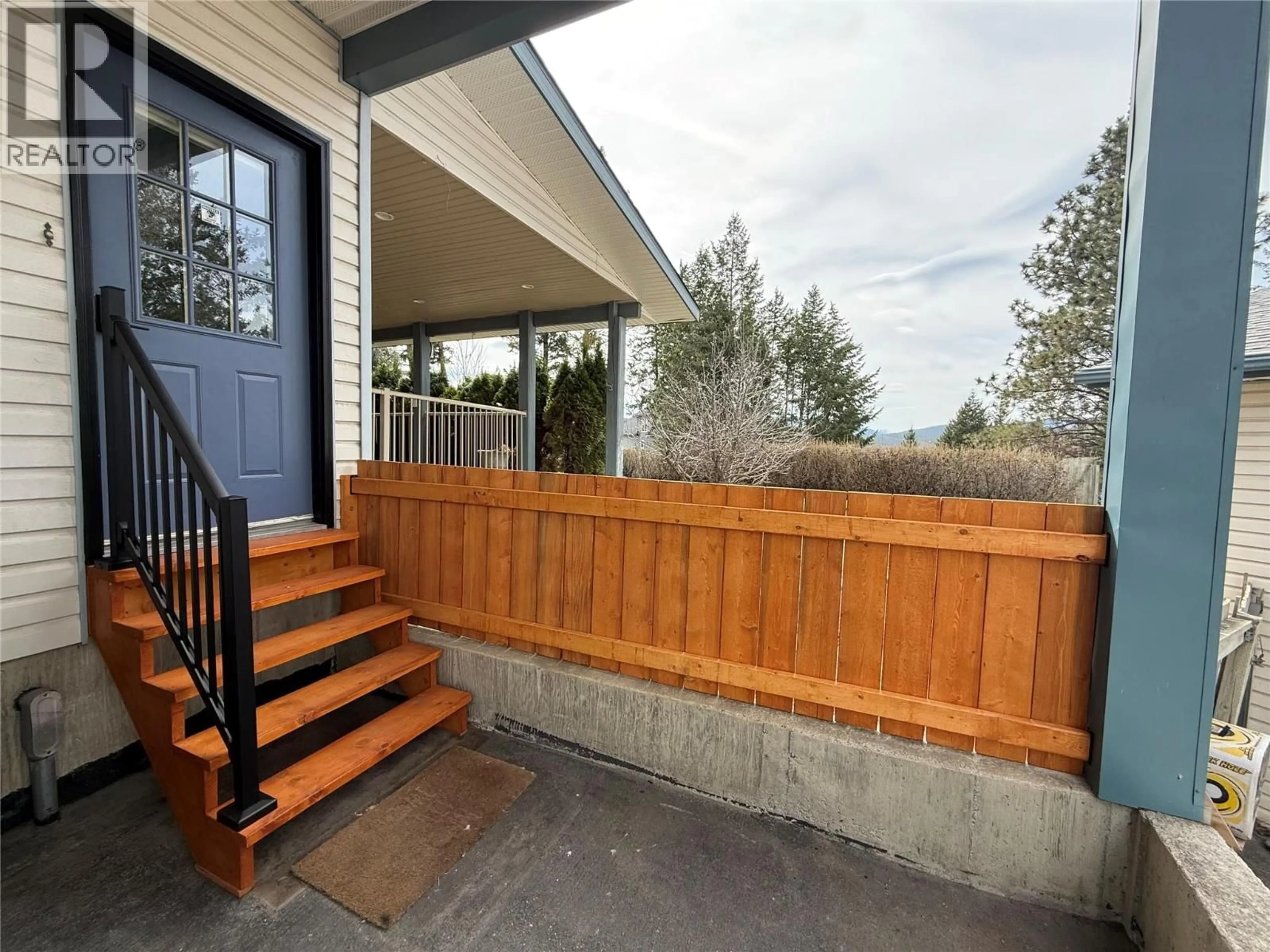 Patio, unknown for 121 10TH STREET SOUTH, Cranbrook British Columbia V1C4P5