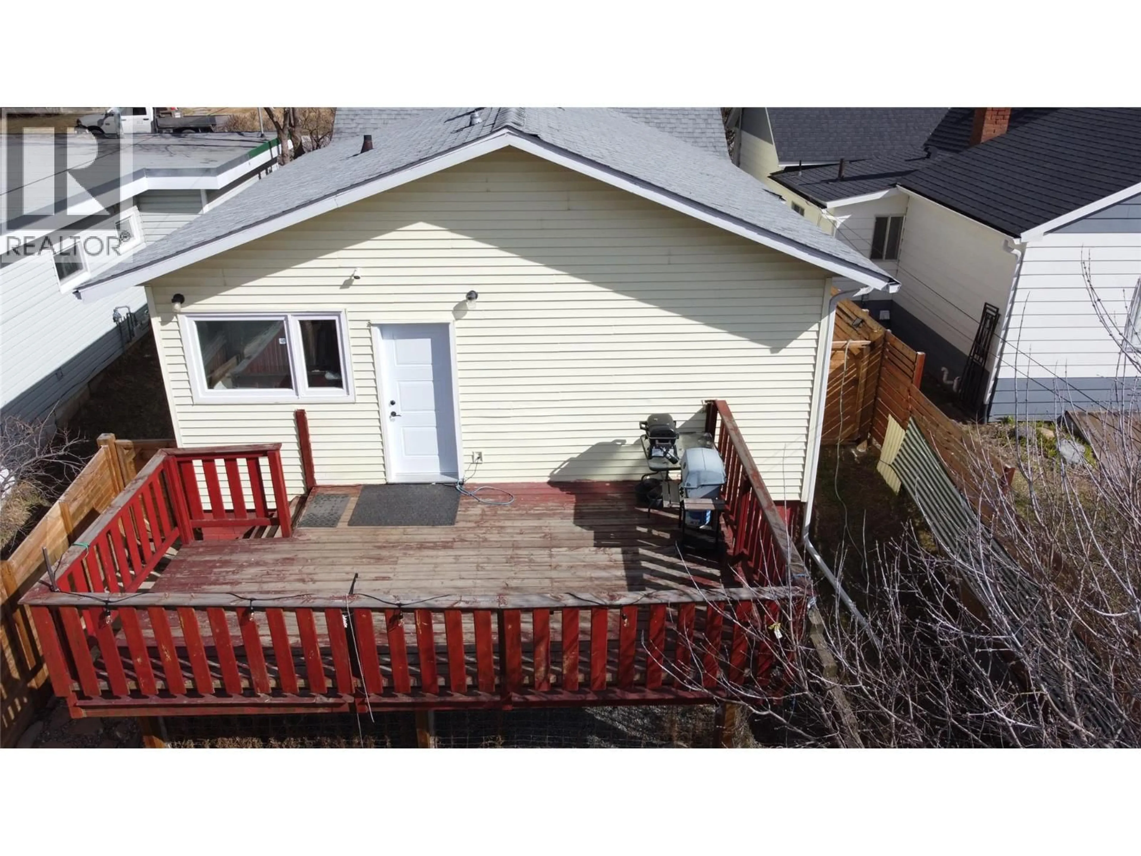 A pic from outside/outdoor area/front of a property/back of a property/a pic from drone, street for 225 16 AVENUE SOUTH, Cranbrook British Columbia V1C2Z5