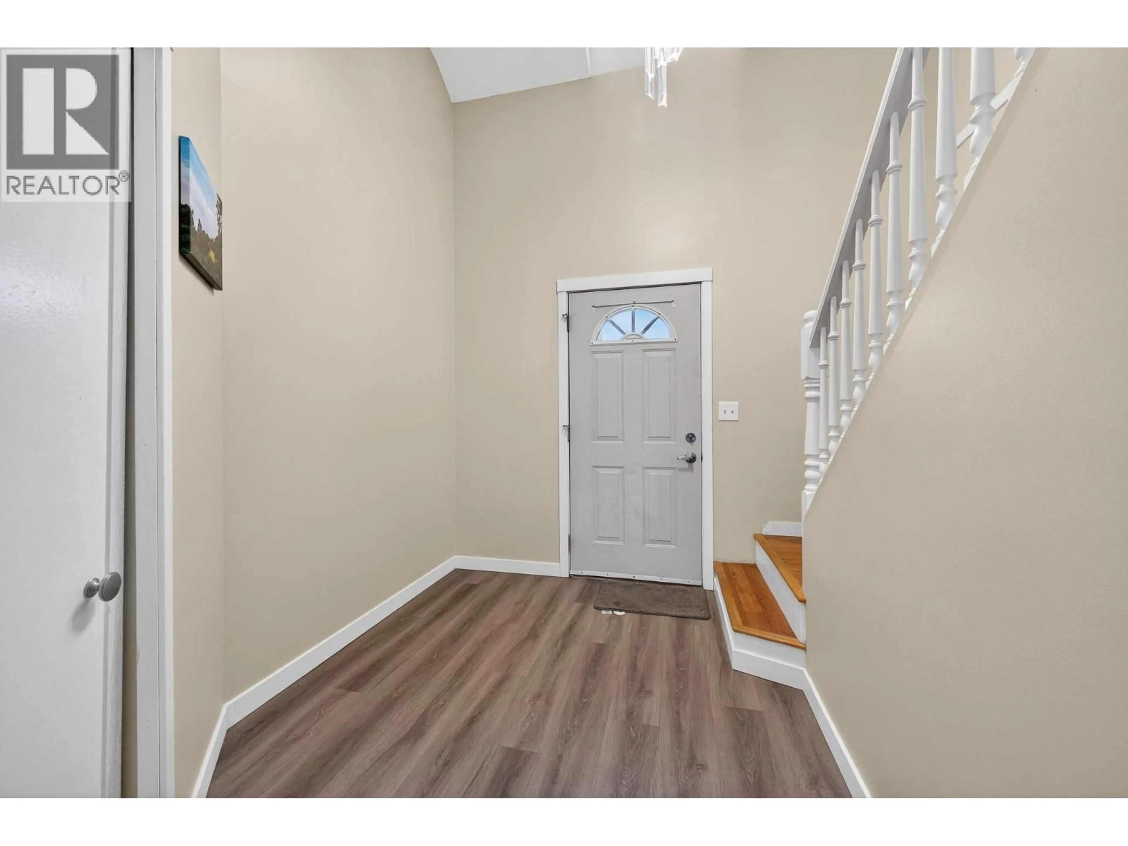 Indoor entryway for 29 - 1750 MCKINLEY COURT, Kamloops British Columbia V2E2N5