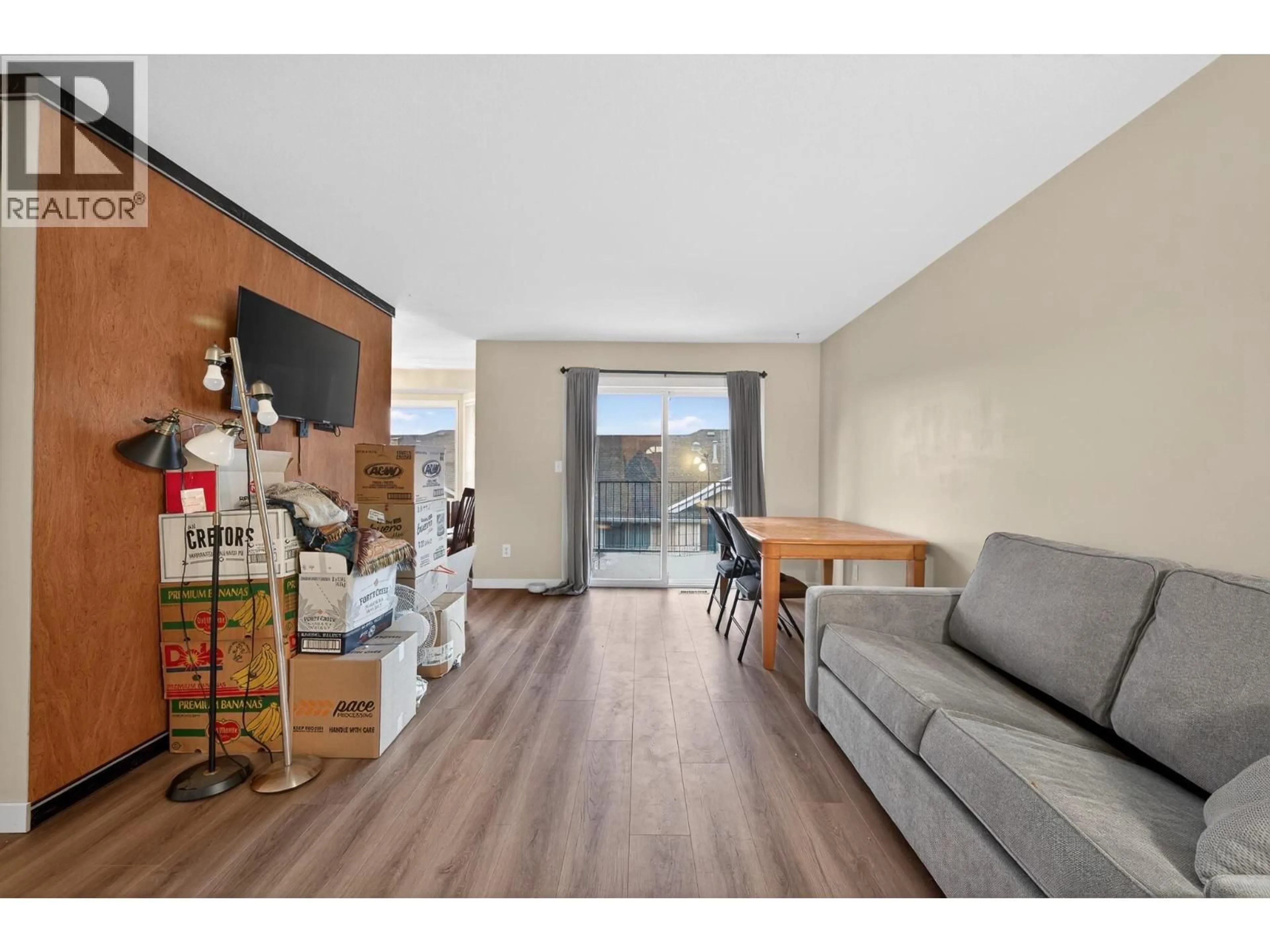 Living room with furniture, wood/laminate floor for 29 - 1750 MCKINLEY COURT, Kamloops British Columbia V2E2N5