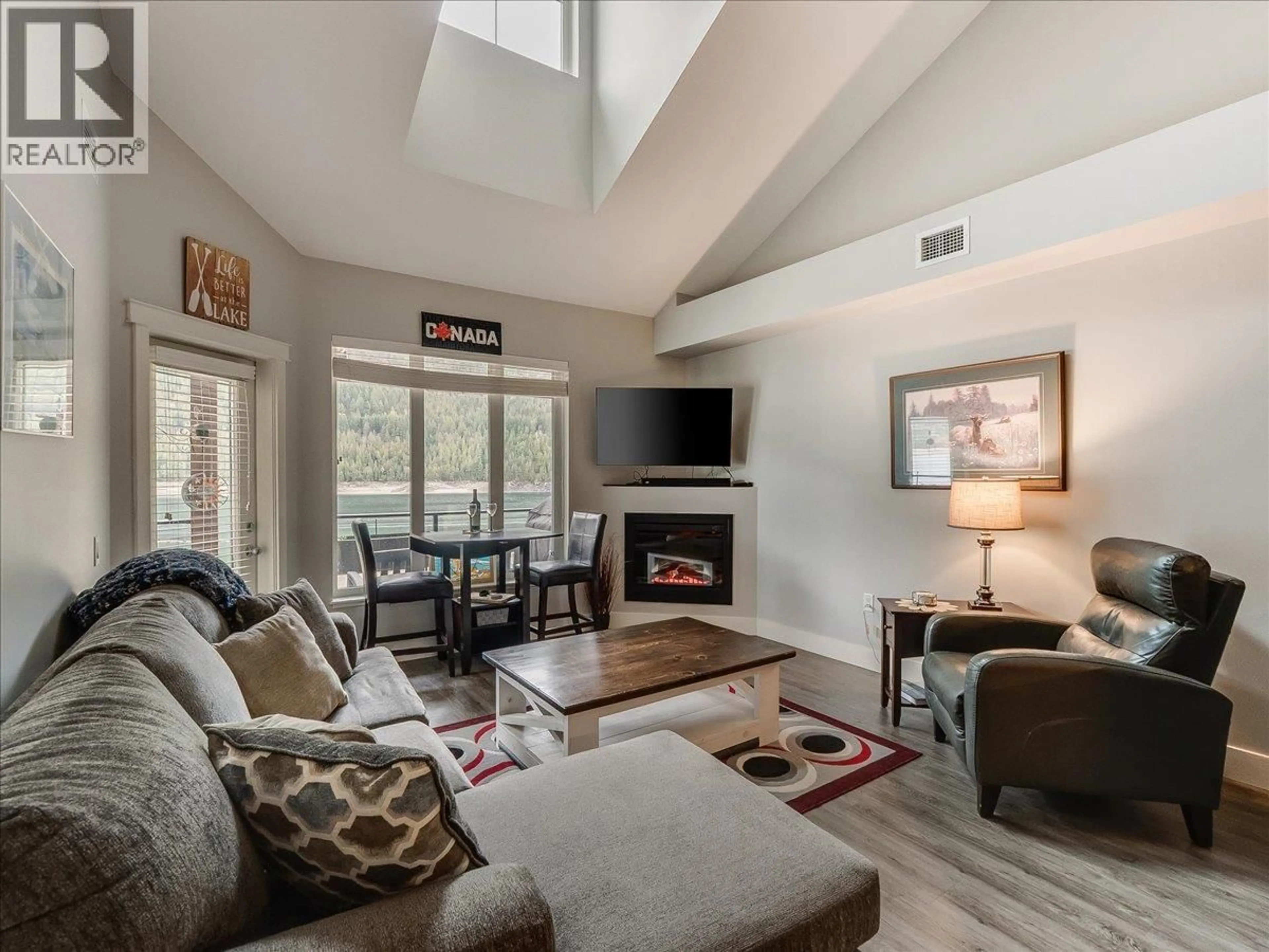 Living room with furniture, unknown for 314 - 5570 BROADWATER ROAD, Castlegar British Columbia V1N0A1