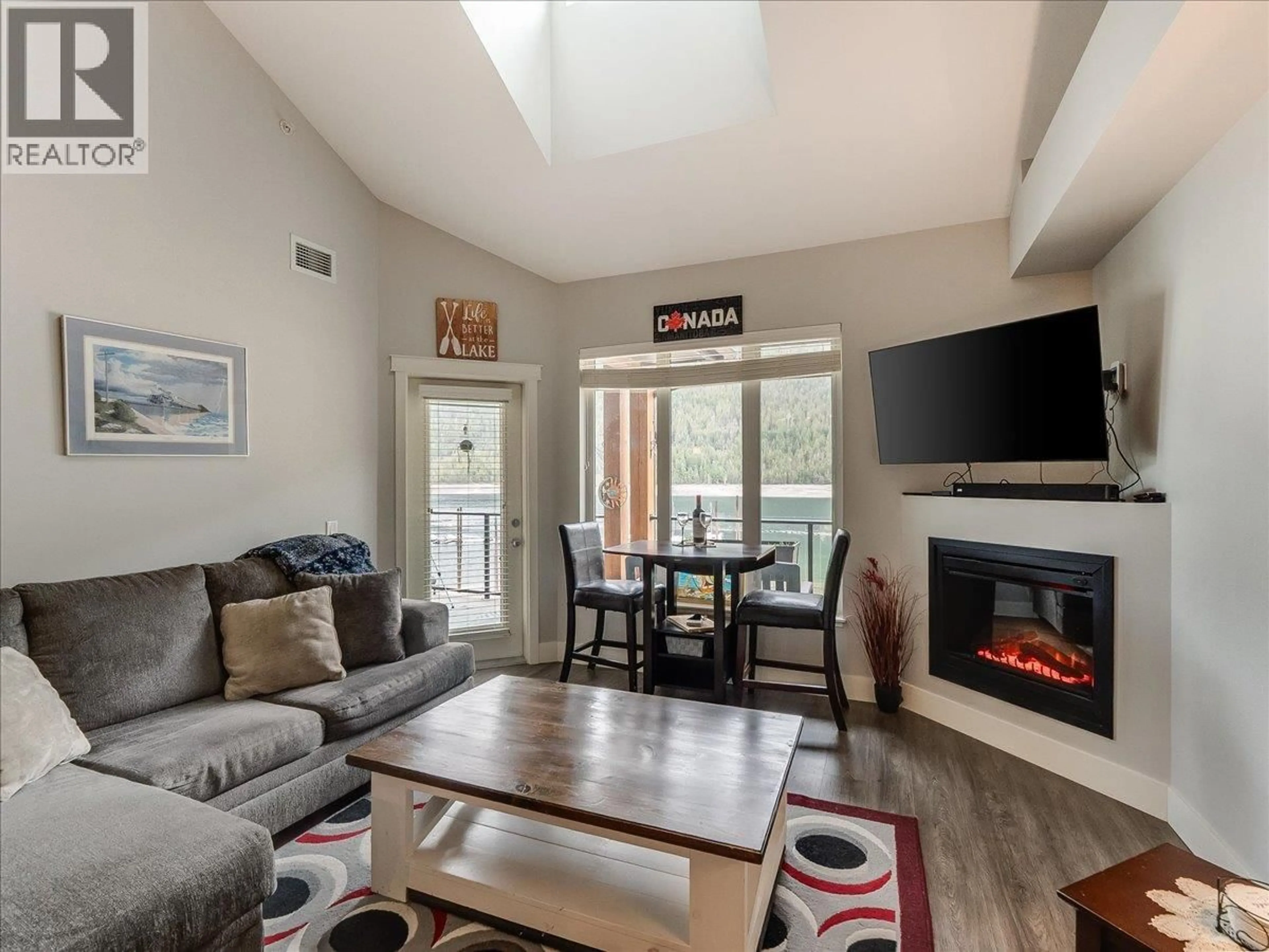 Living room with furniture, unknown for 314 - 5570 BROADWATER ROAD, Castlegar British Columbia V1N0A1