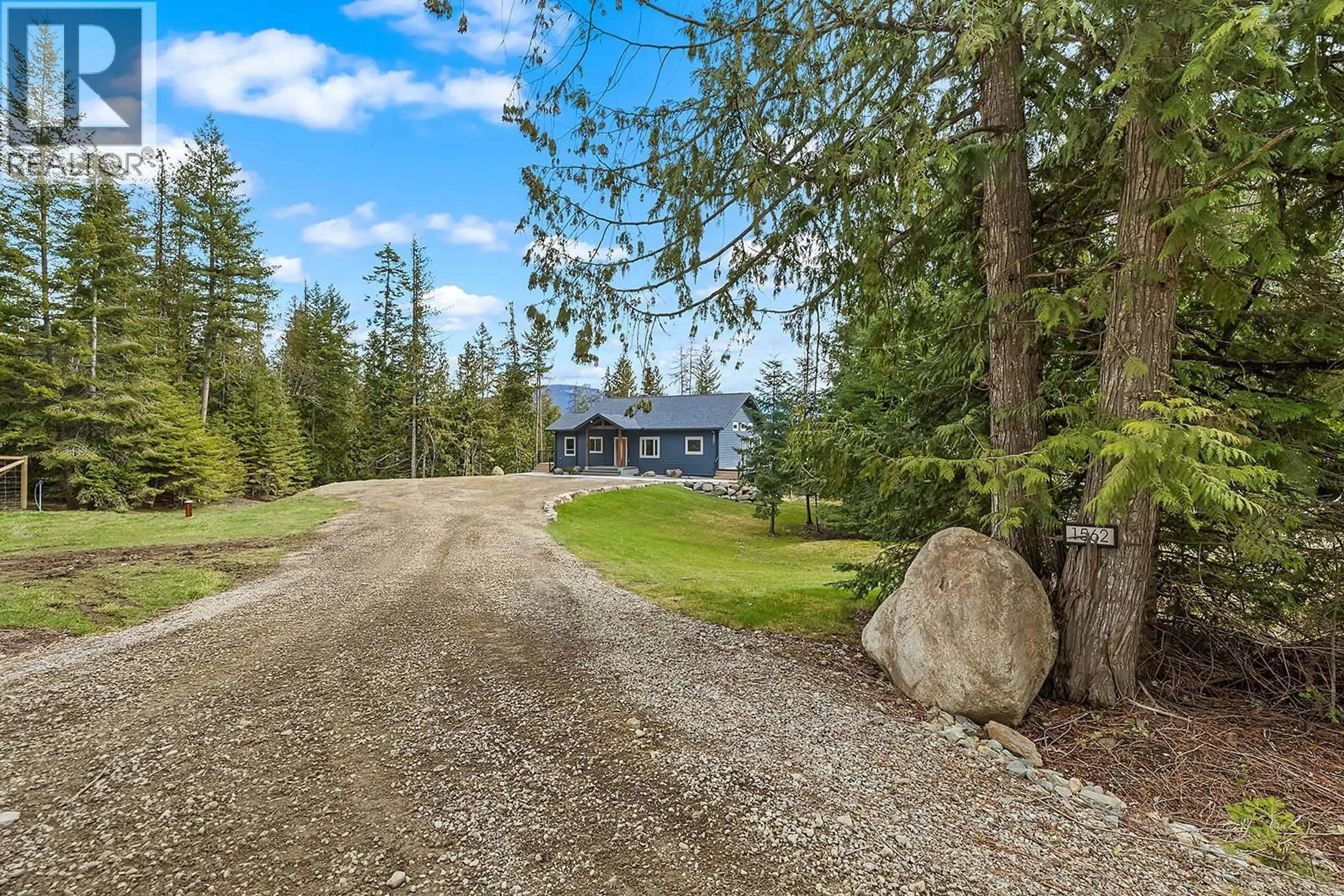 A pic from outside/outdoor area/front of a property/back of a property/a pic from drone, unknown for 1562 TEETZEL ROAD, Creston British Columbia V0B1G7