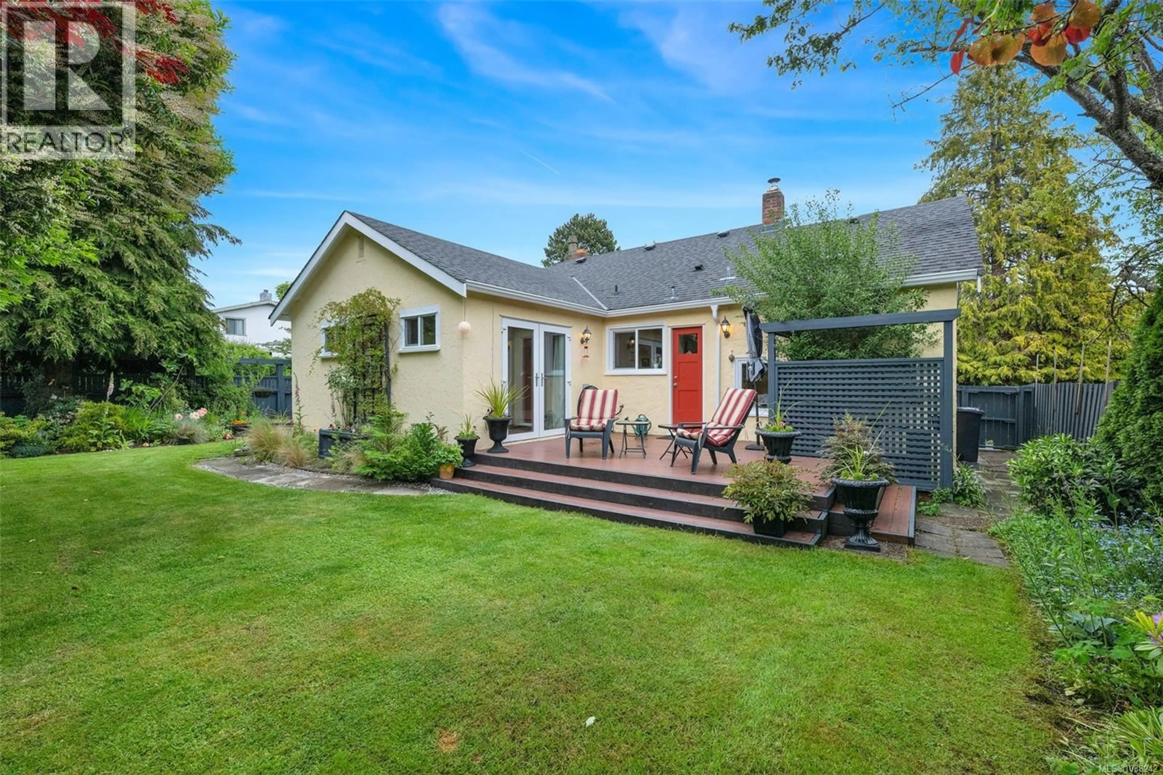 Unknown for 868 HAMPSHIRE ROAD, Oak Bay British Columbia V8S4S5