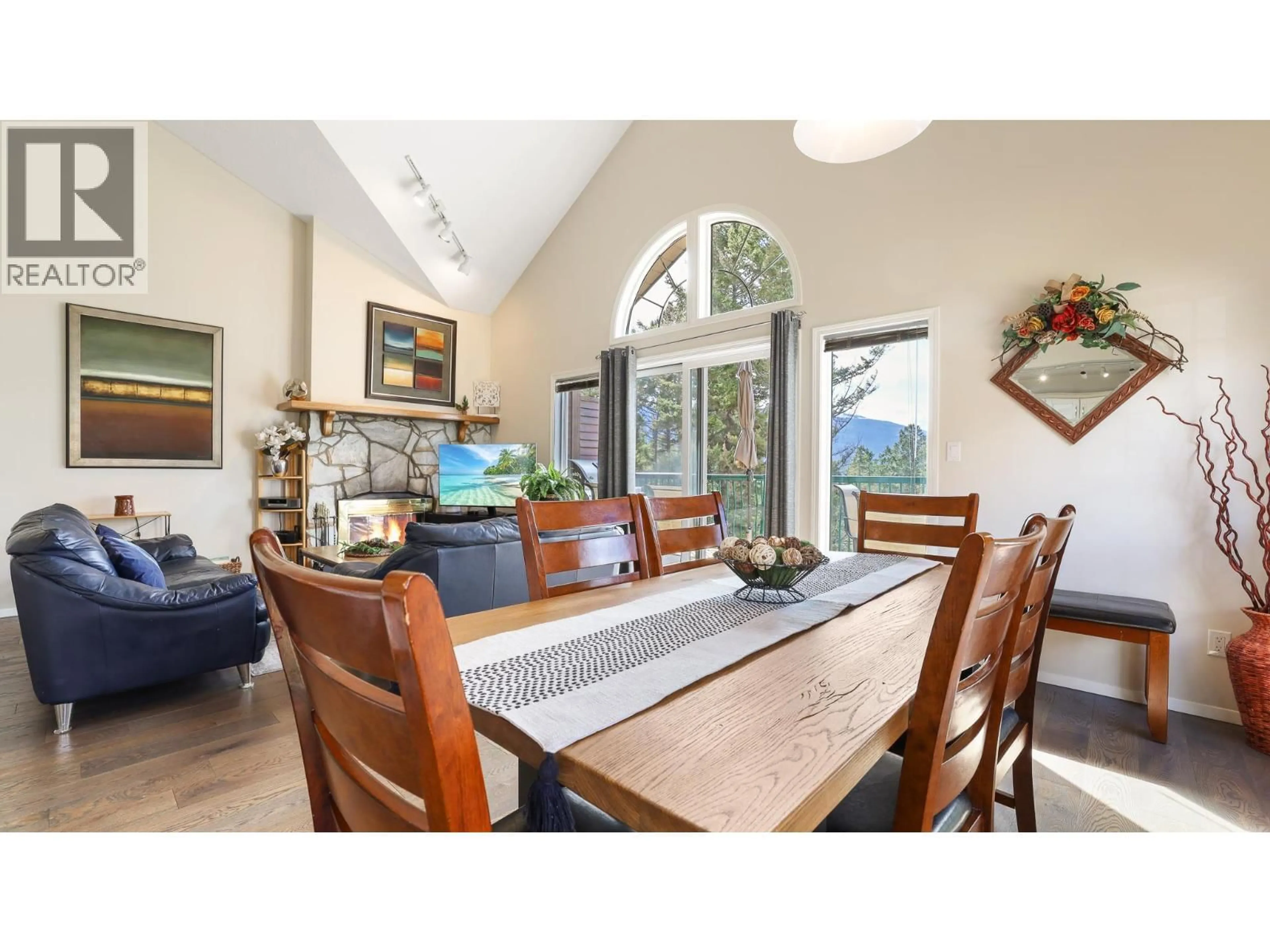 Dining room, ceramic/tile floor for 301 - 5155 FAIRWAY DRIVE, Fairmont Hot Springs British Columbia V0B1L0