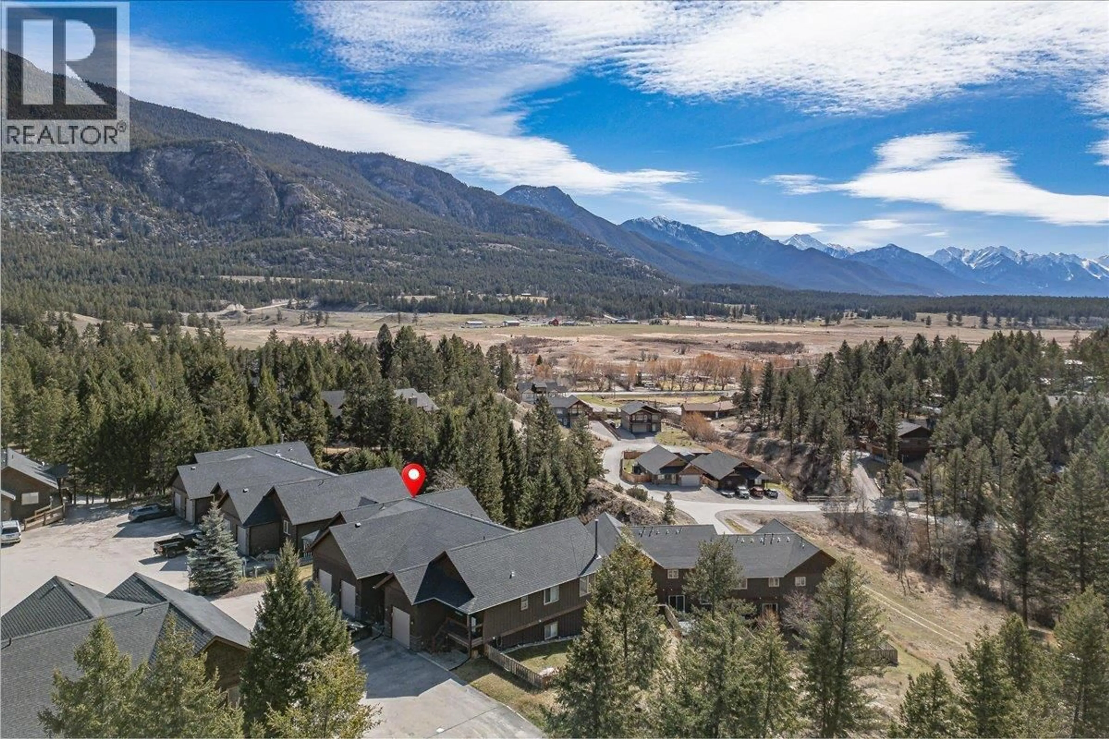 A pic from outside/outdoor area/front of a property/back of a property/a pic from drone, mountain view for 10 - 989 SWANSEA VIEW ROAD, Windermere British Columbia V0A1K3