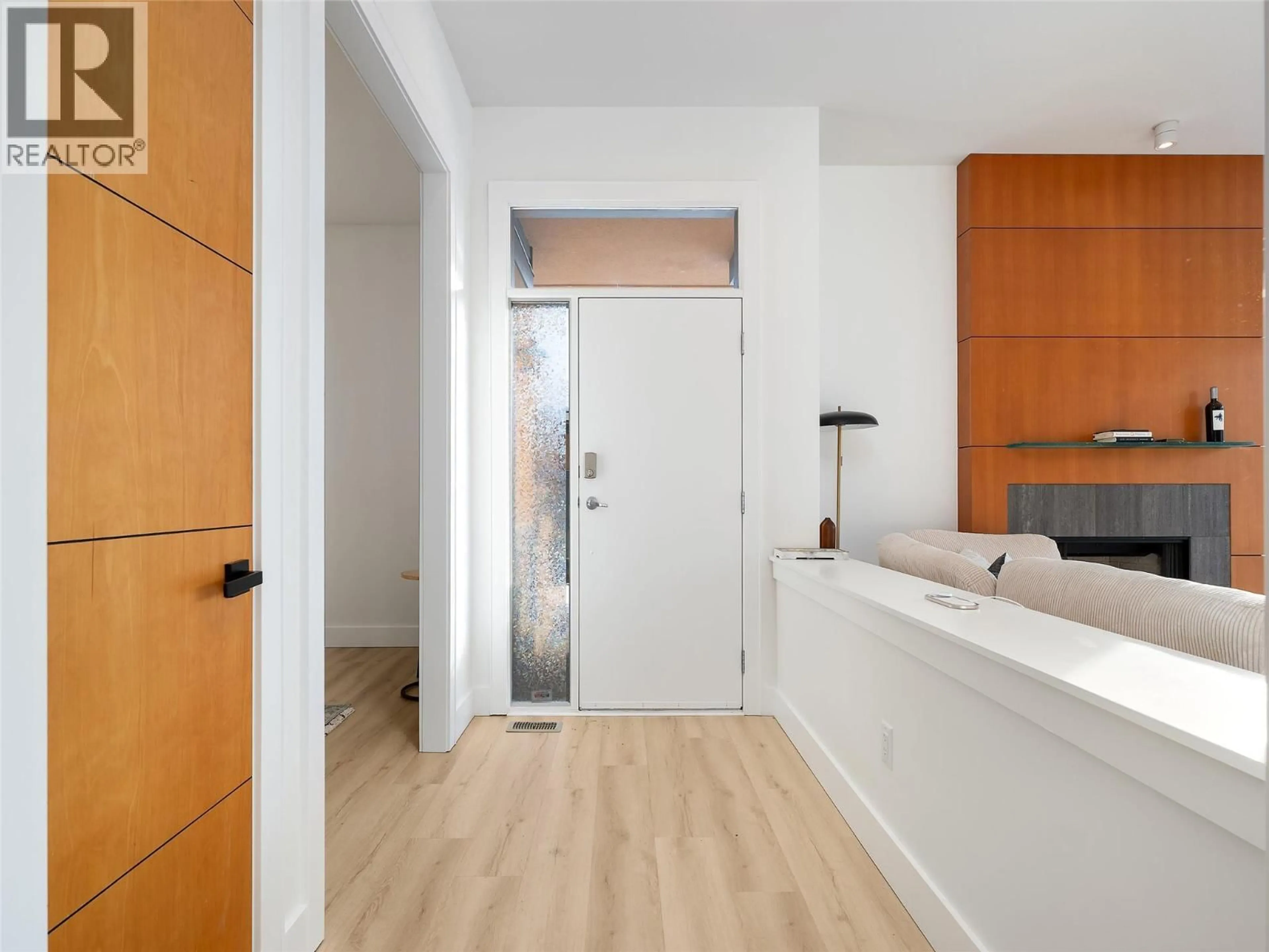 Indoor entryway for 3 - 101 FALCON POINT WAY, Vernon British Columbia V1H1V4