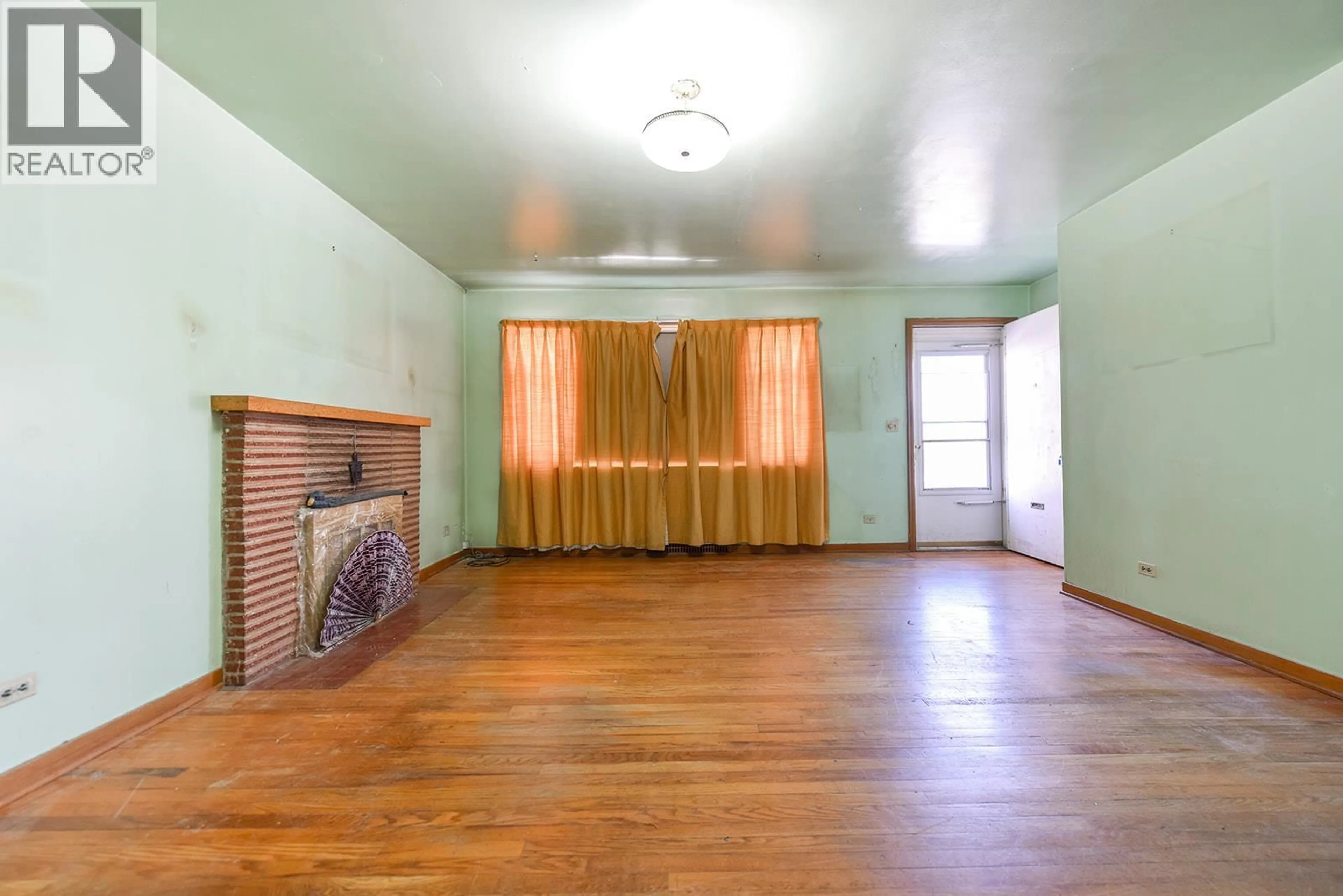 A pic of a room for 130 JERMYN AVENUE, Penticton British Columbia V2A2E1