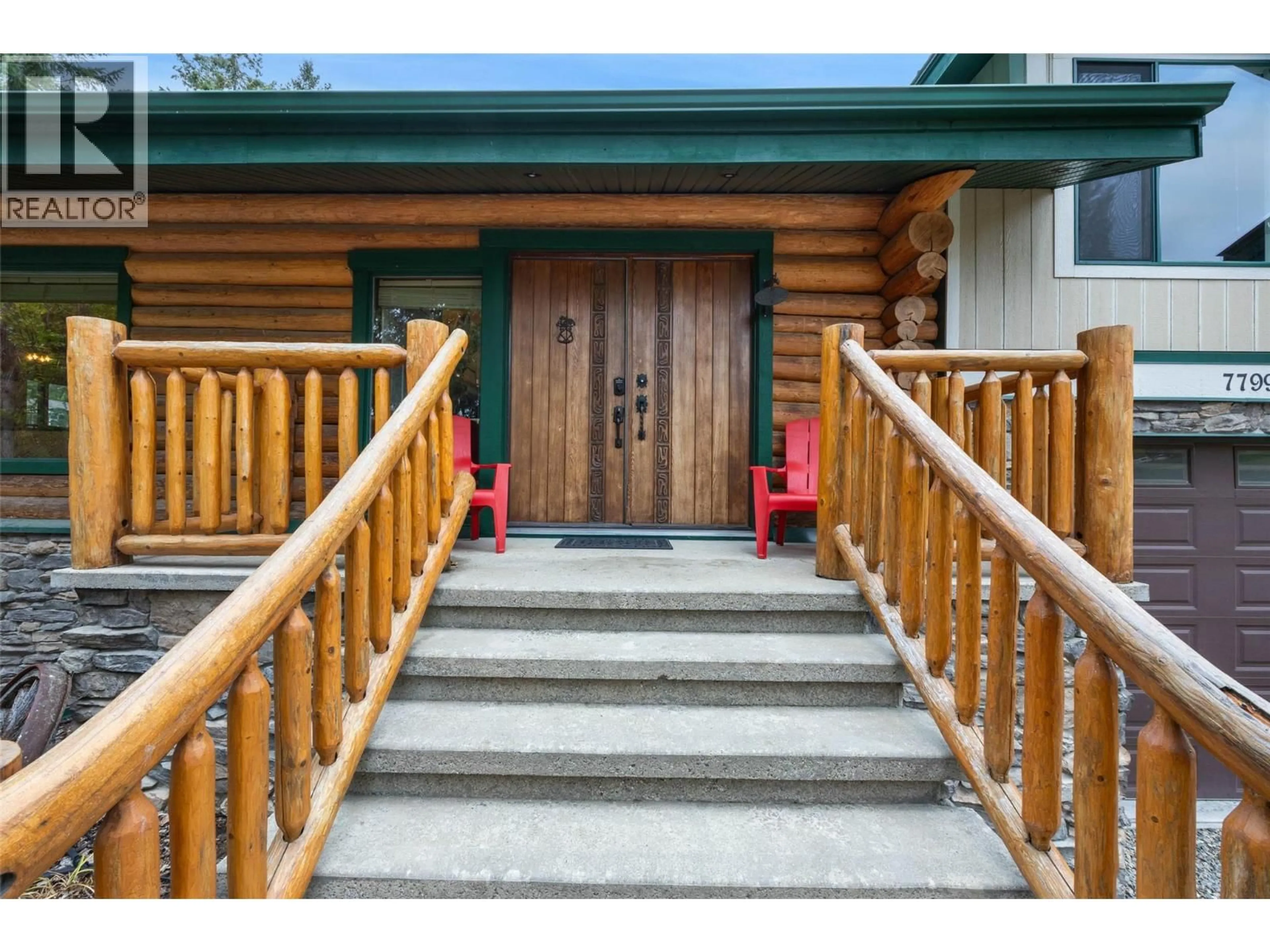 Indoor entryway for 7799 GOLF COURSE ROAD, Anglemont British Columbia V0E1M8