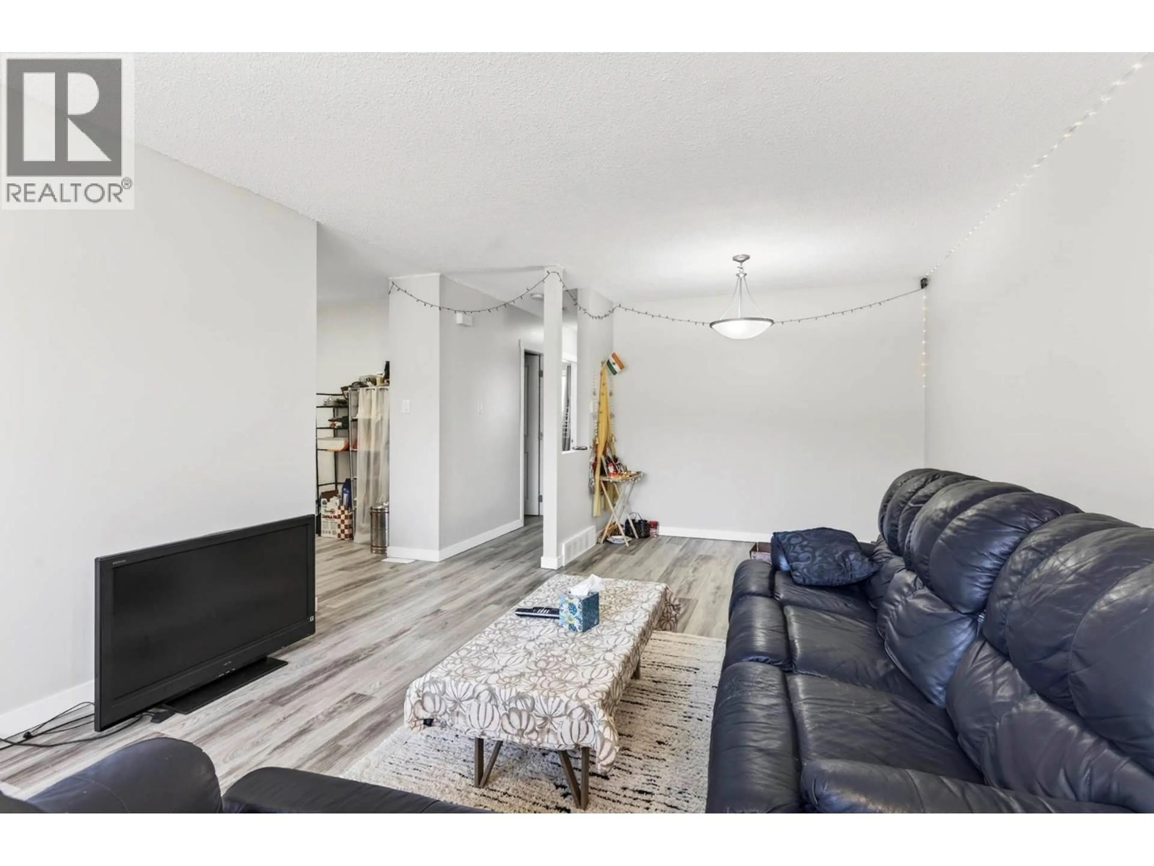 Living room with furniture, unknown for 1676 SELWYN ROAD, Kamloops British Columbia V2E1R8