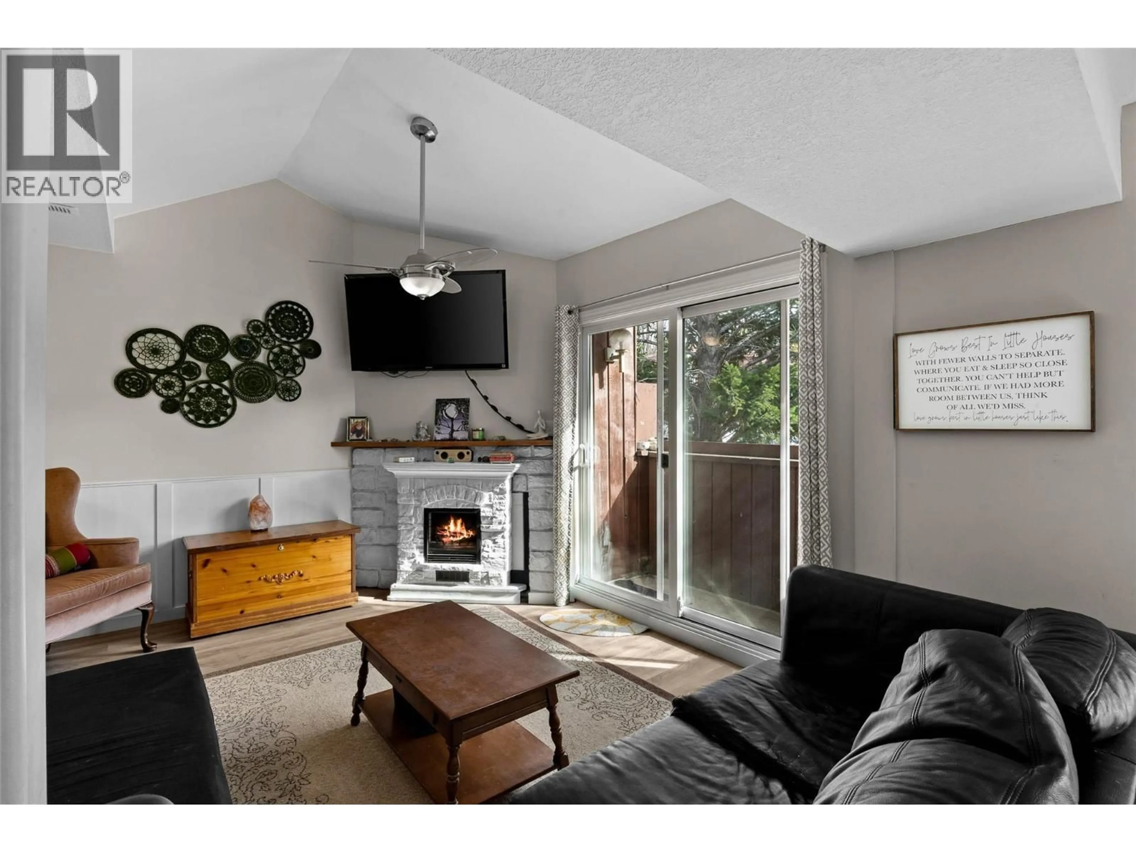 Living room with furniture, unknown for 54 - 1435 SUMMIT DRIVE, Kamloops British Columbia V2E1S4
