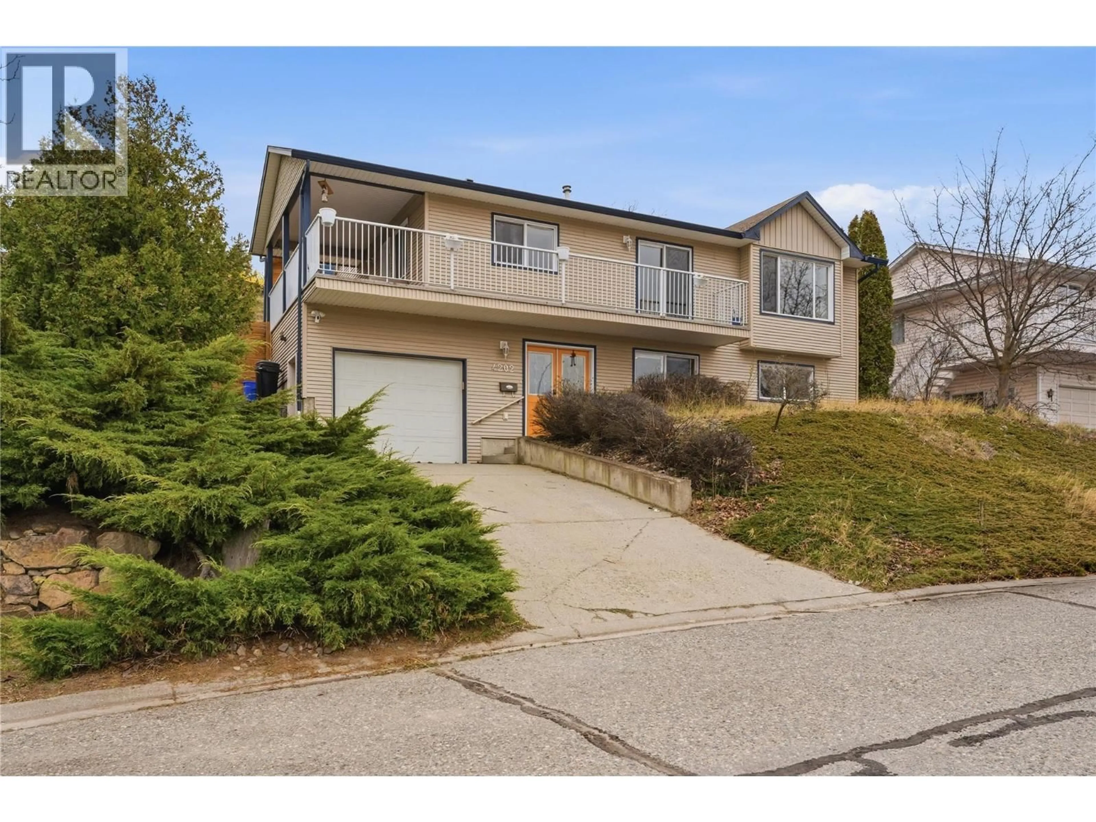 Home with vinyl exterior material, street for 4202 15 CRESCENT, Vernon British Columbia V1T7H4