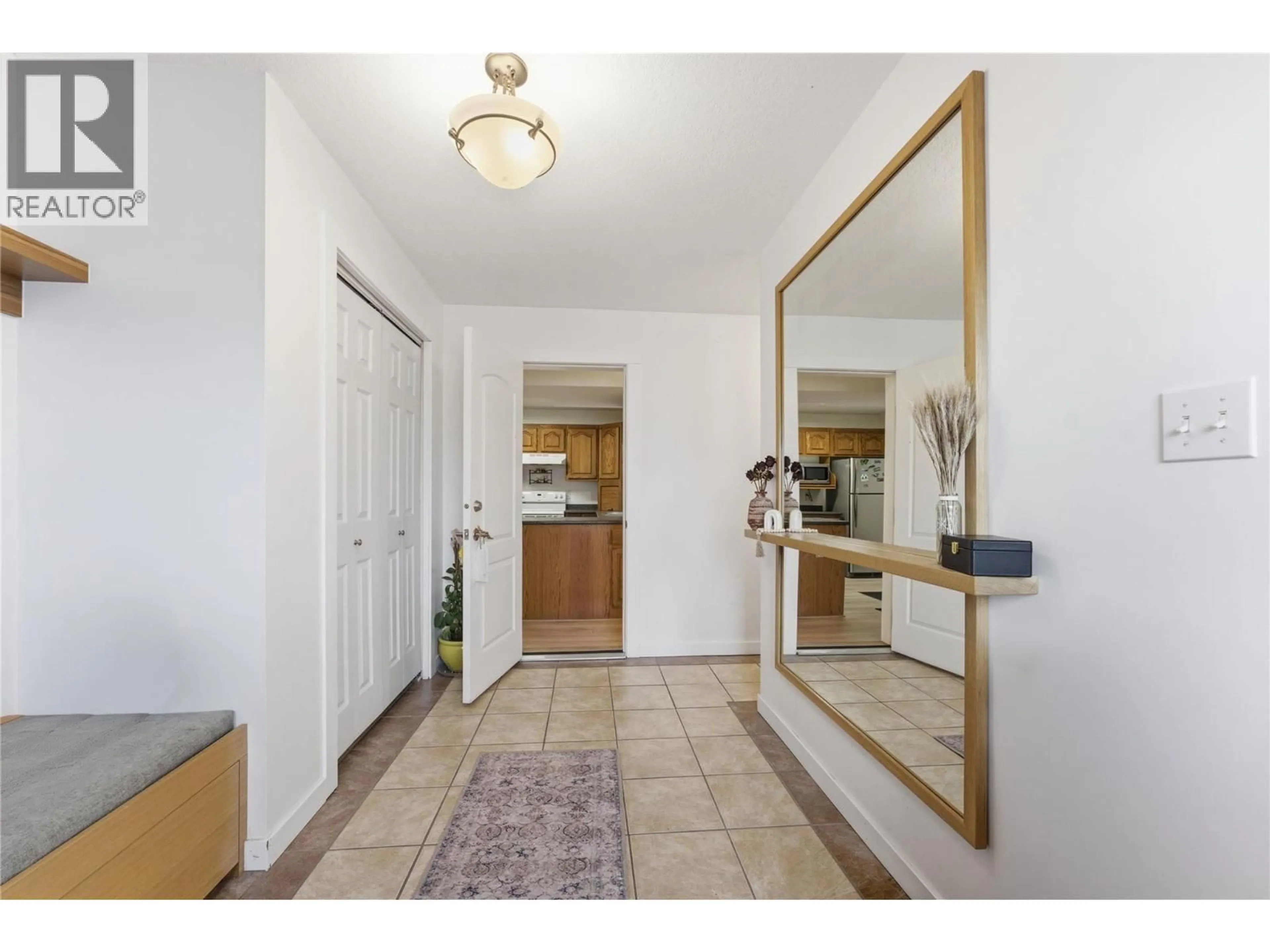 Indoor entryway for 4202 15 CRESCENT, Vernon British Columbia V1T7H4