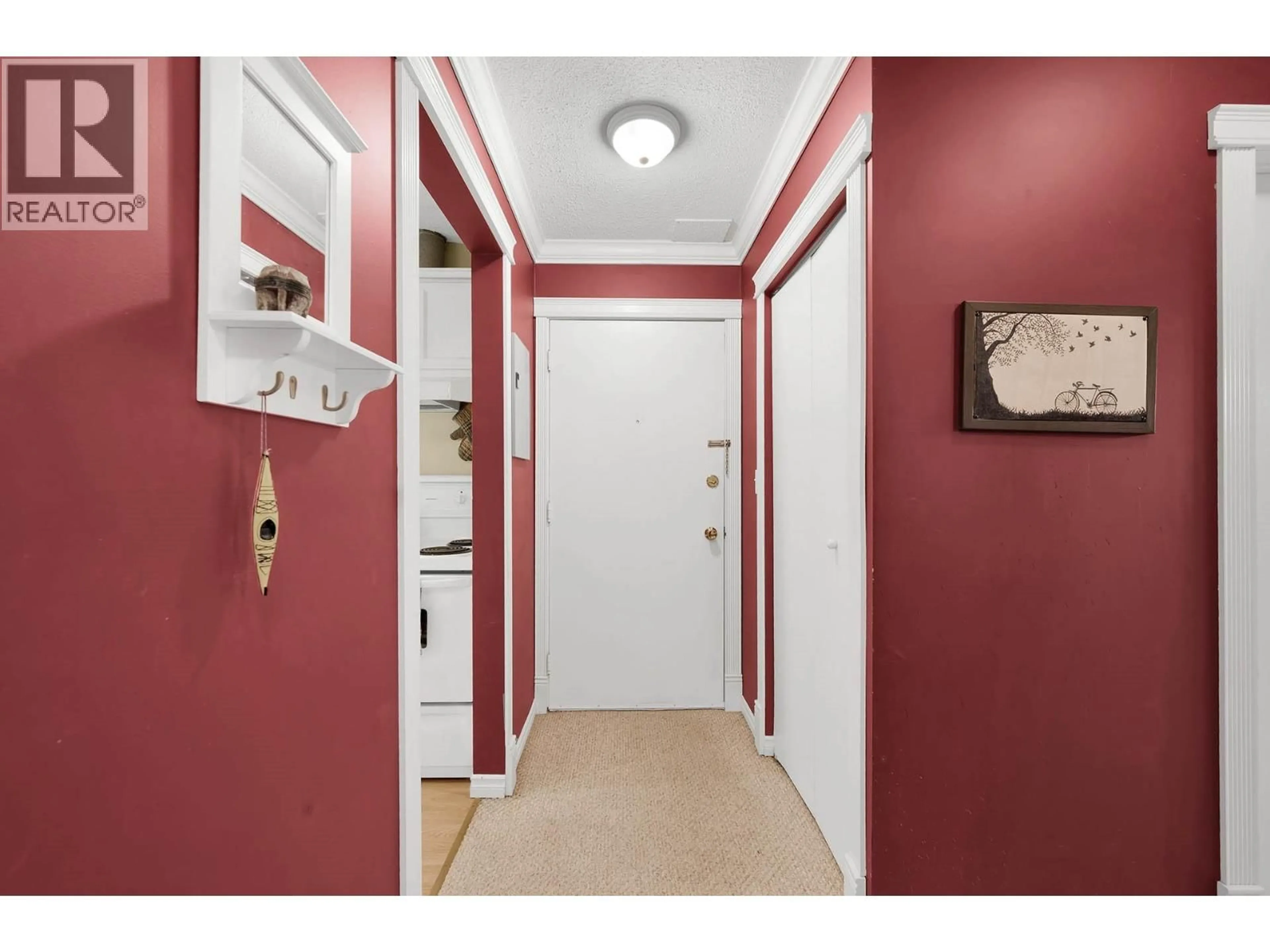 Indoor entryway for 16 - 245 PARK DRIVE, Clearwater British Columbia V0E1N1