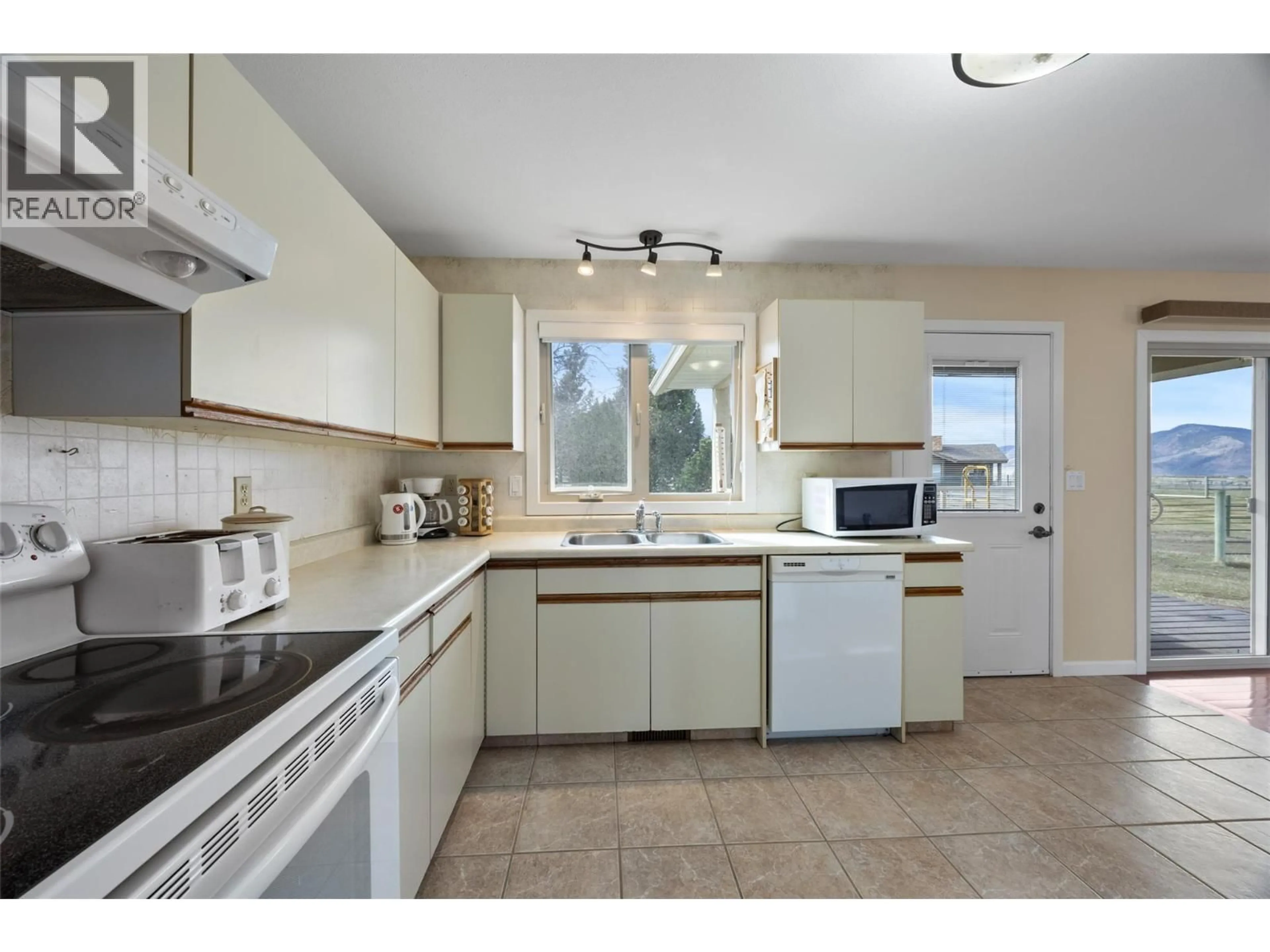 Standard kitchen, unknown for 8160 BARNHARTVALE ROAD, Kamloops British Columbia V2C6W1