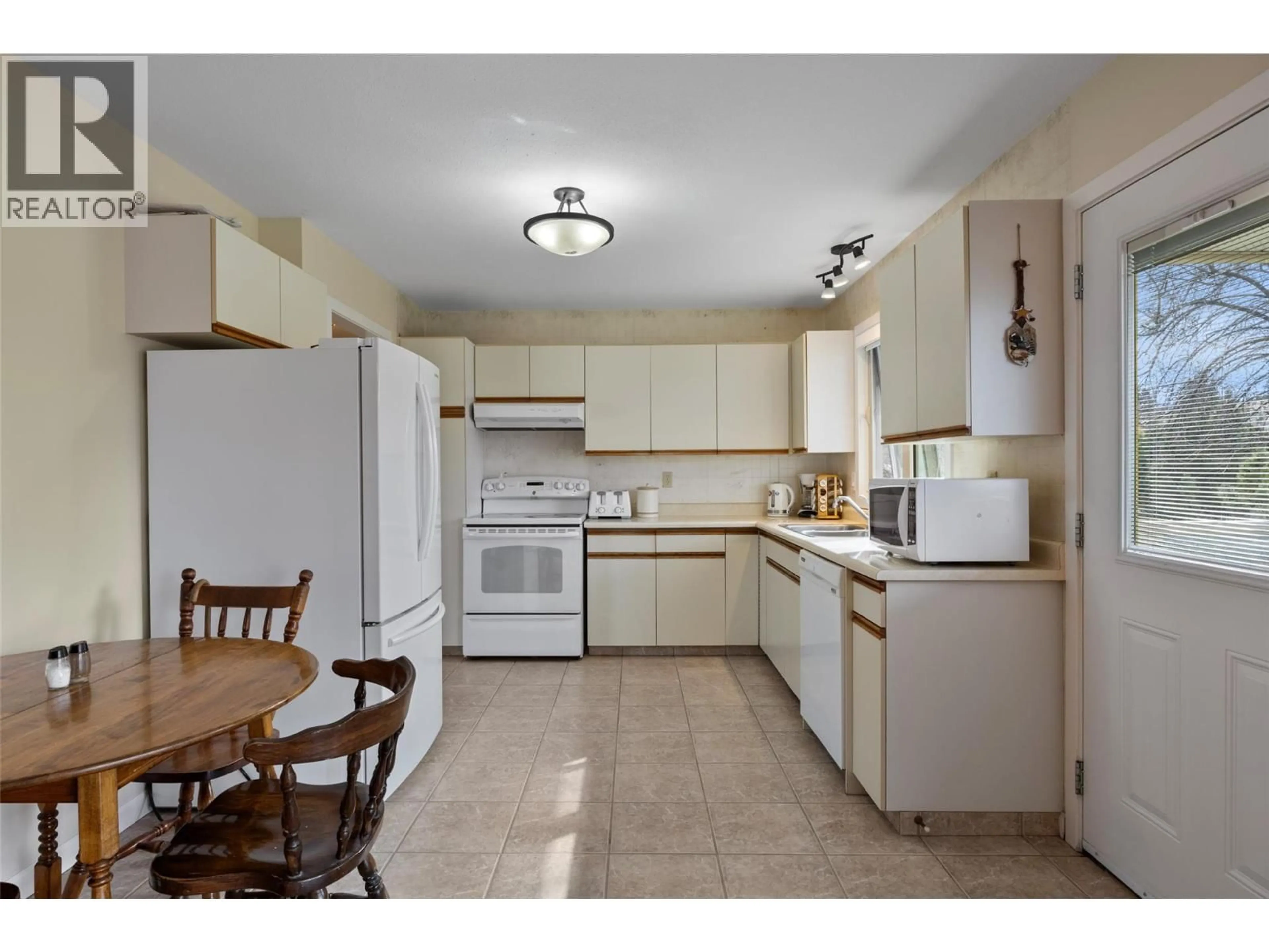 Standard kitchen, unknown for 8160 BARNHARTVALE ROAD, Kamloops British Columbia V2C6W1