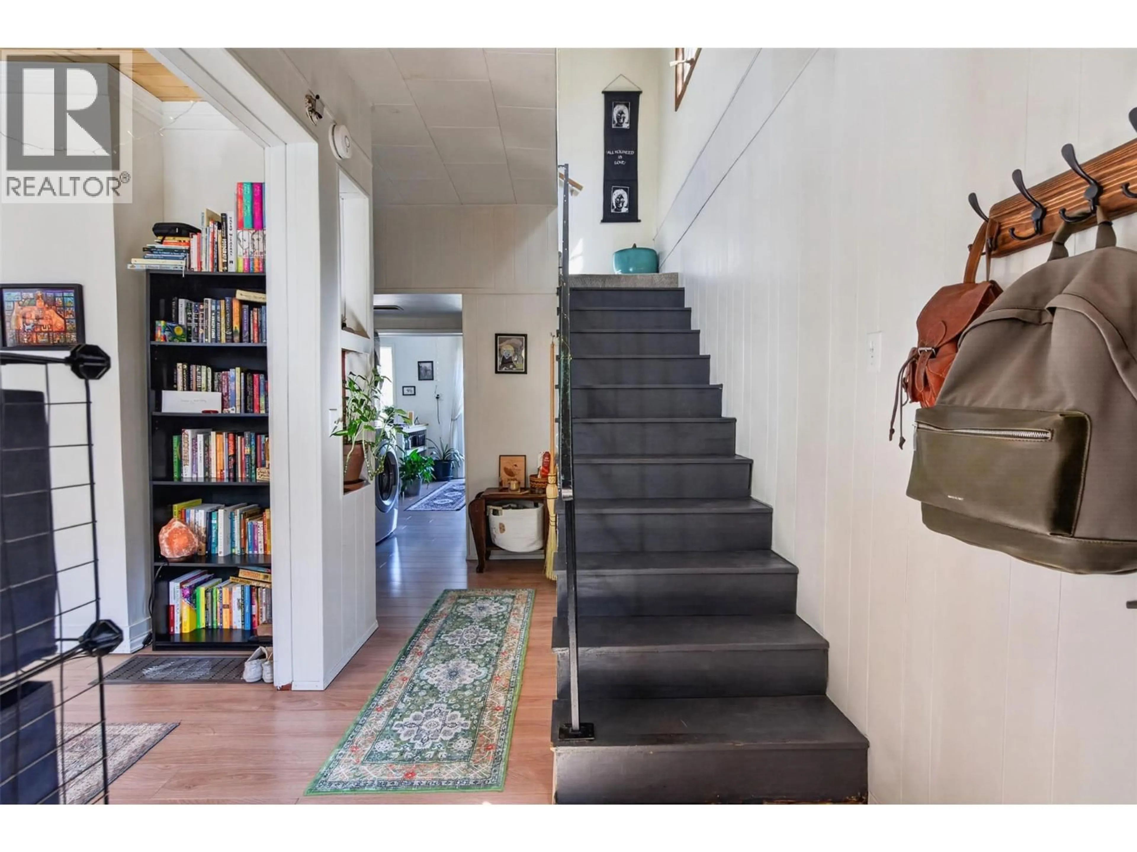 Indoor entryway for 117 HIGH STREET, Nelson British Columbia V1L3Z5