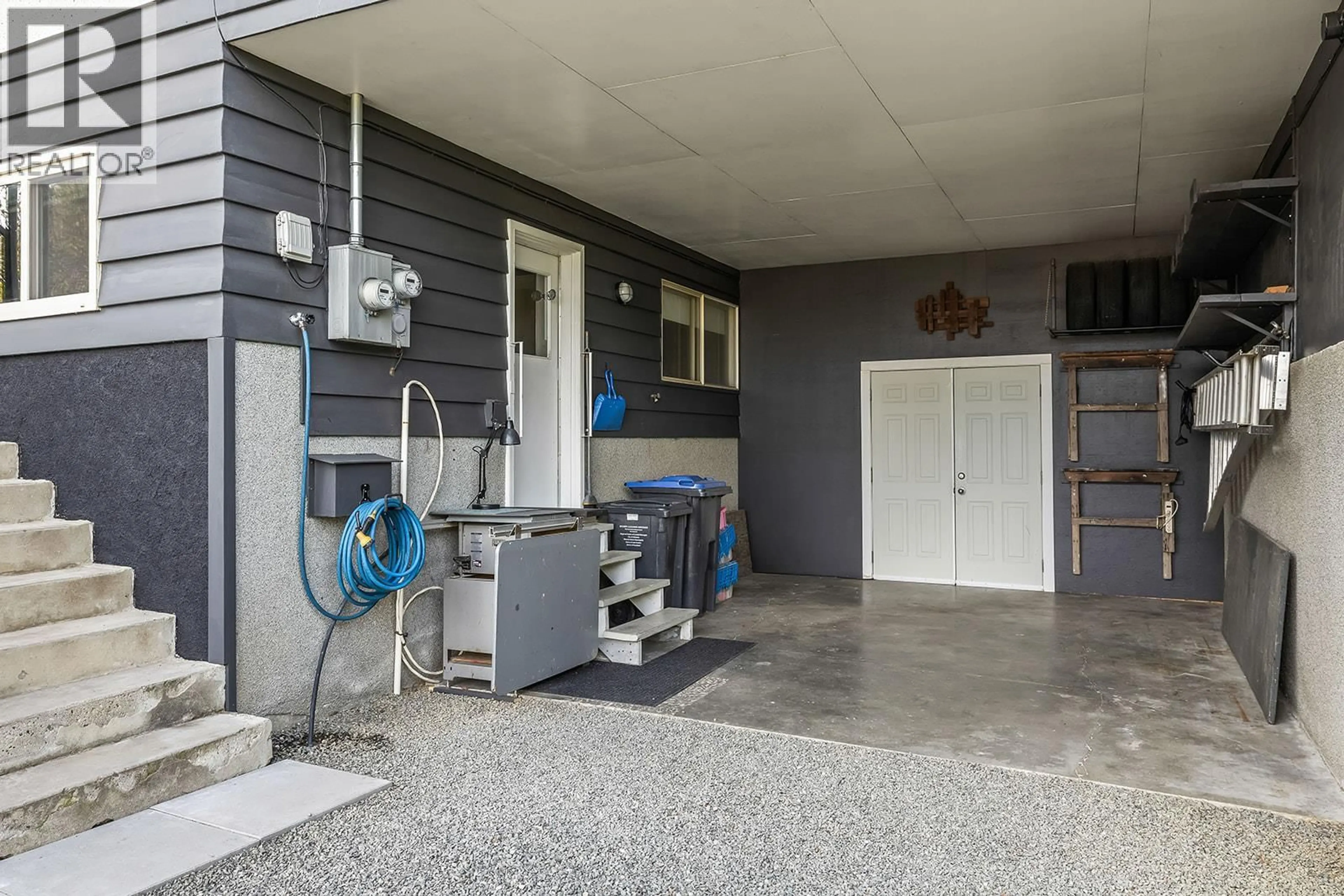Indoor garage for 2906 WEATHERHILL ROAD, West Kelowna British Columbia V1Z1P3