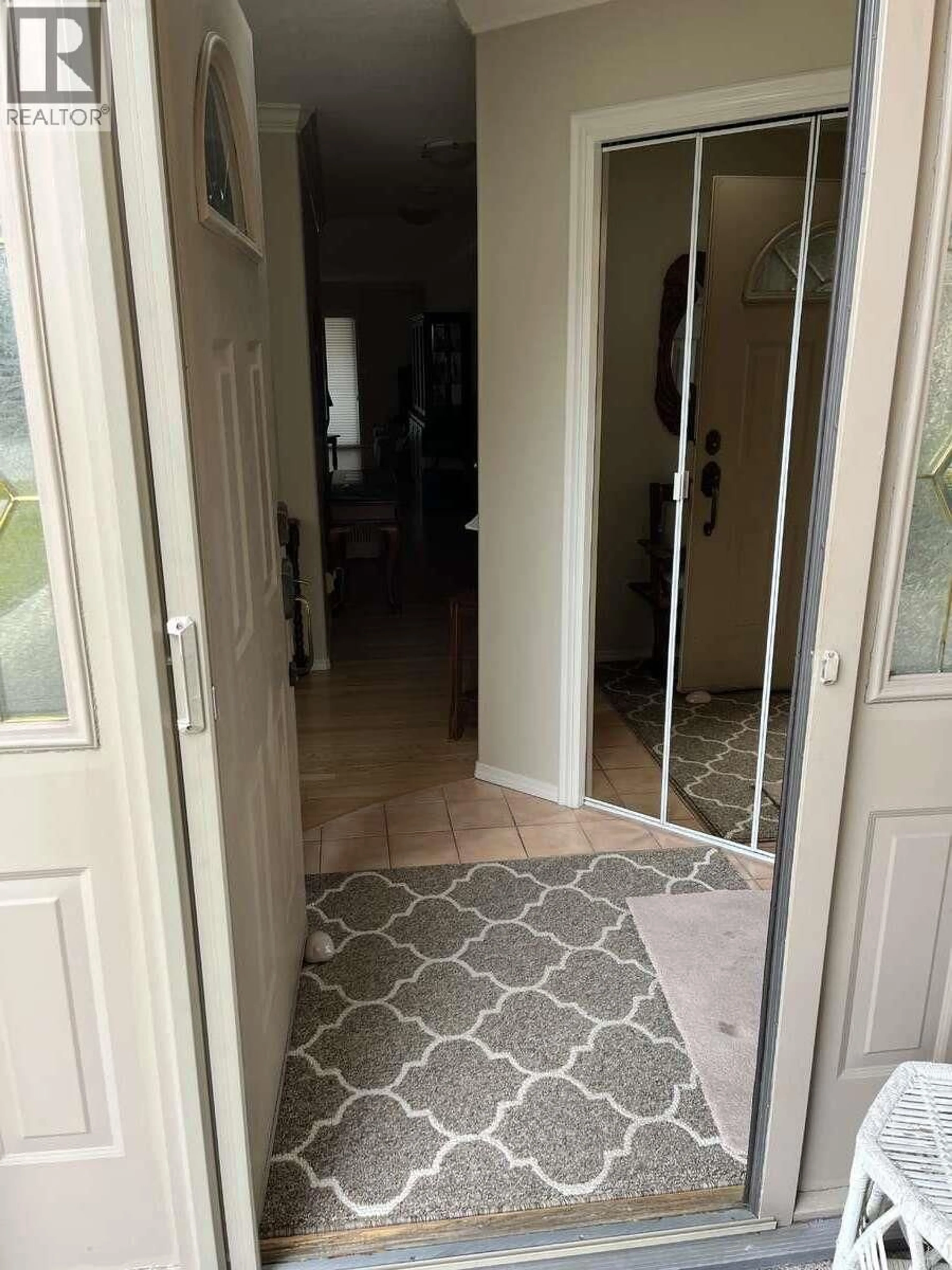 Indoor entryway for 11 - 860 LANFRANCO ROAD, Kelowna British Columbia V1W3W9