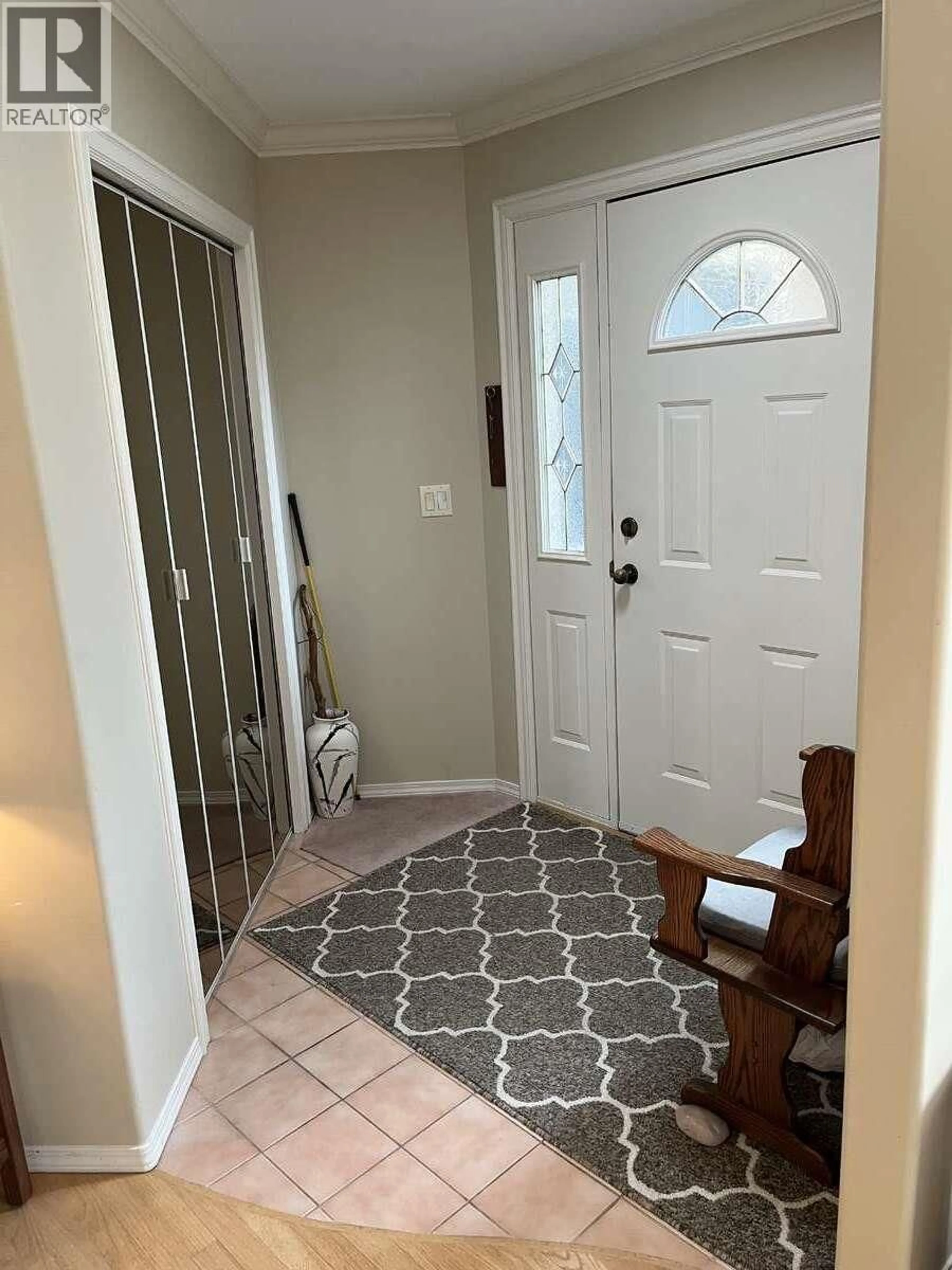 Indoor entryway for 11 - 860 LANFRANCO ROAD, Kelowna British Columbia V1W3W9