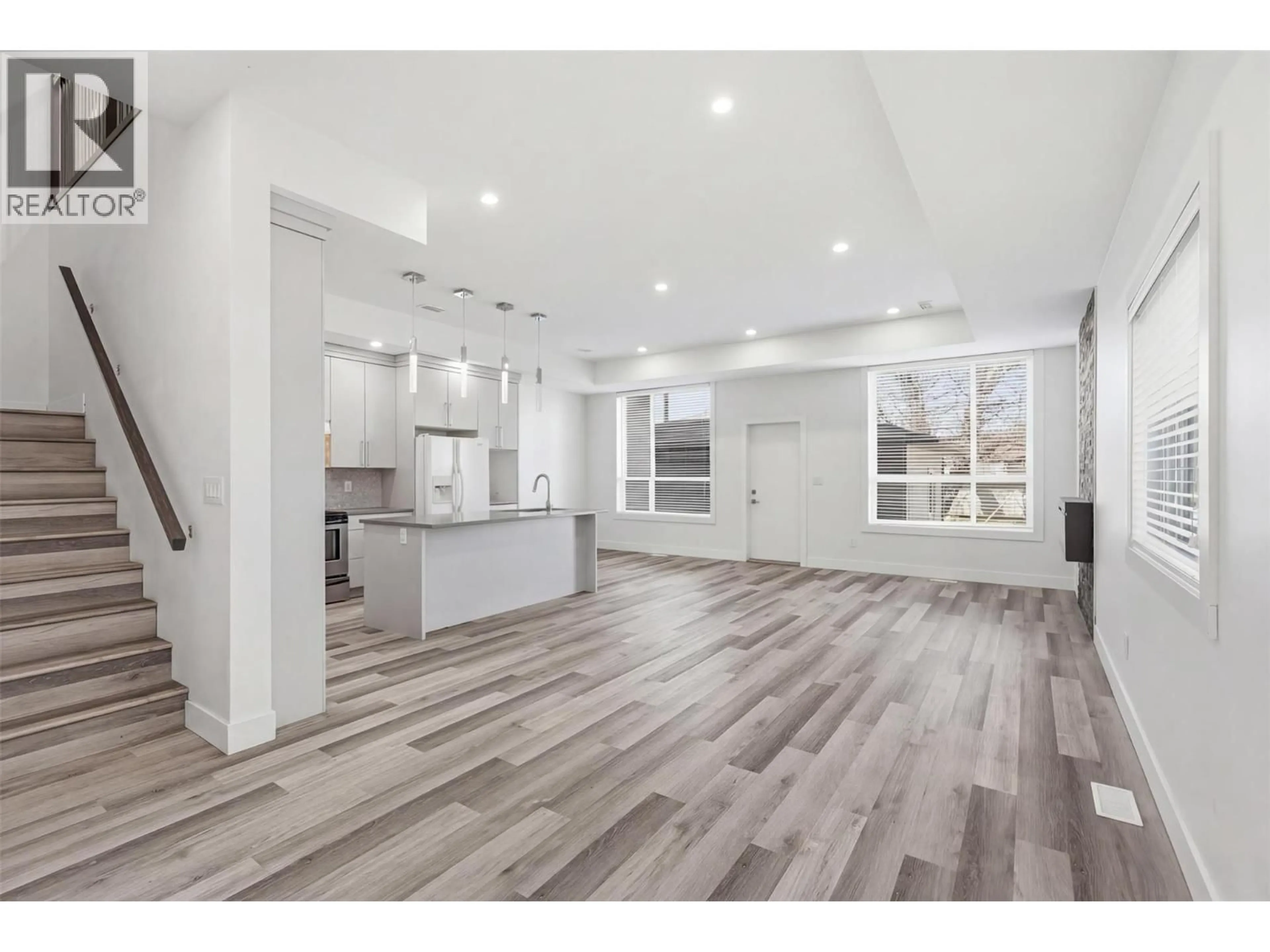 Open concept kitchen, wood/laminate floor for 154 WILLIAMS STREET, Kamloops British Columbia V2B3Z6