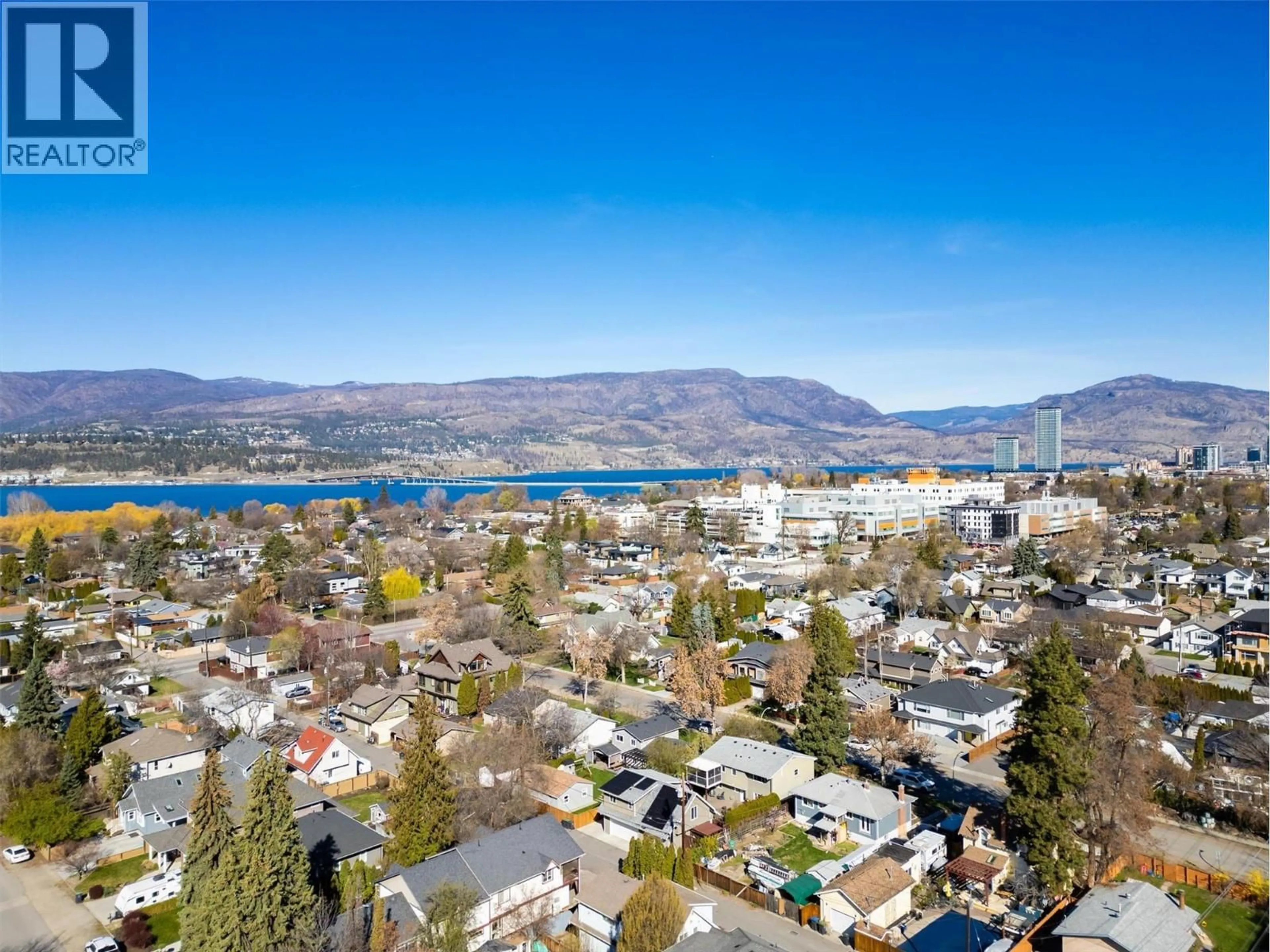 A pic from outside/outdoor area/front of a property/back of a property/a pic from drone, water/lake/river/ocean view for 645 FRANCIS AVENUE, Kelowna British Columbia V1Y5G4