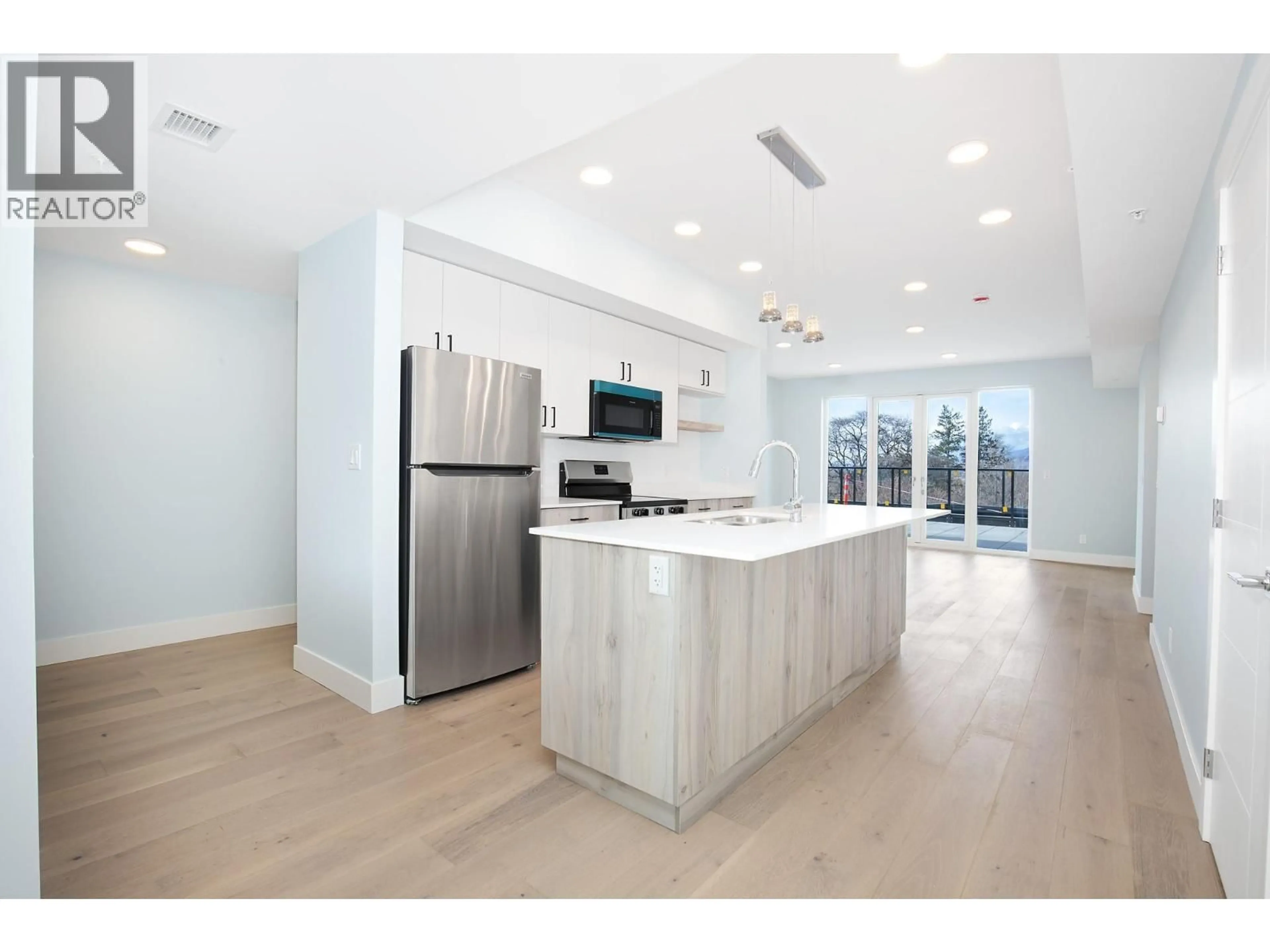 Open concept kitchen, unknown for 402 - 215 ROYAL AVENUE, Kamloops British Columbia V2H1T7