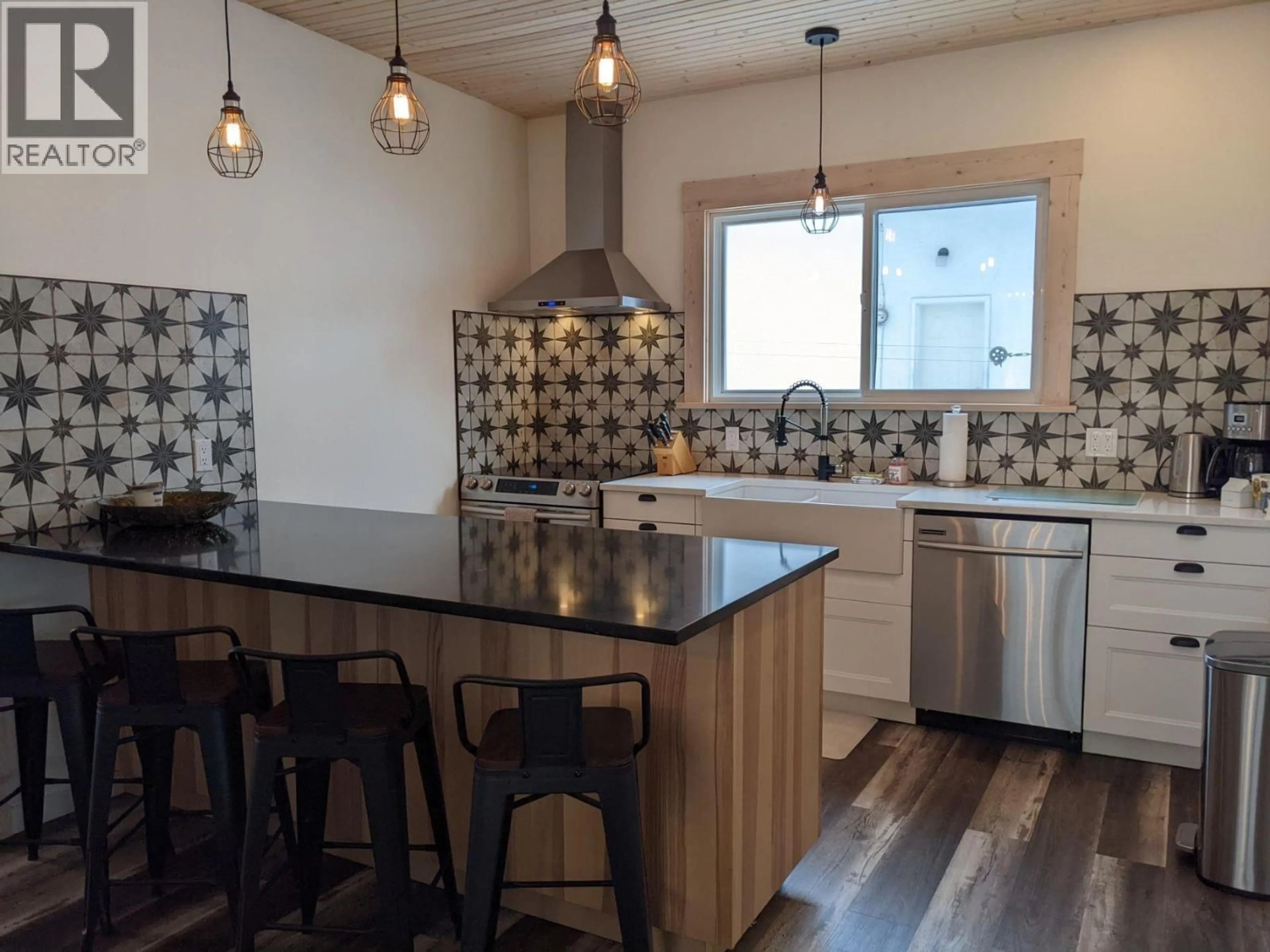Open concept kitchen, unknown for 309 THIRD STREET EAST, Revelstoke British Columbia V0E2S0