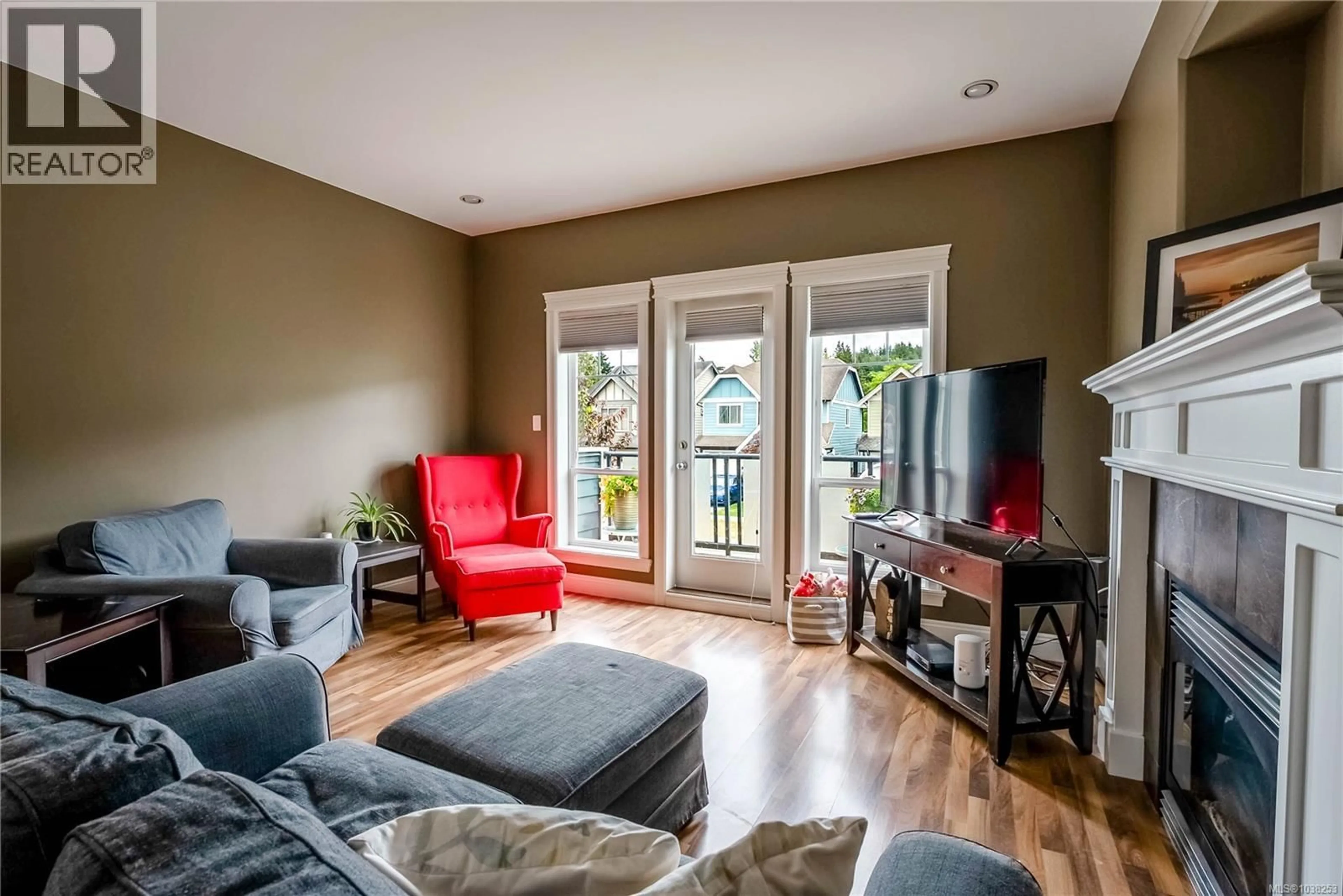 Living room with furniture, unknown for 919 FIREHALL CREEK ROAD, Langford British Columbia V9C0A2