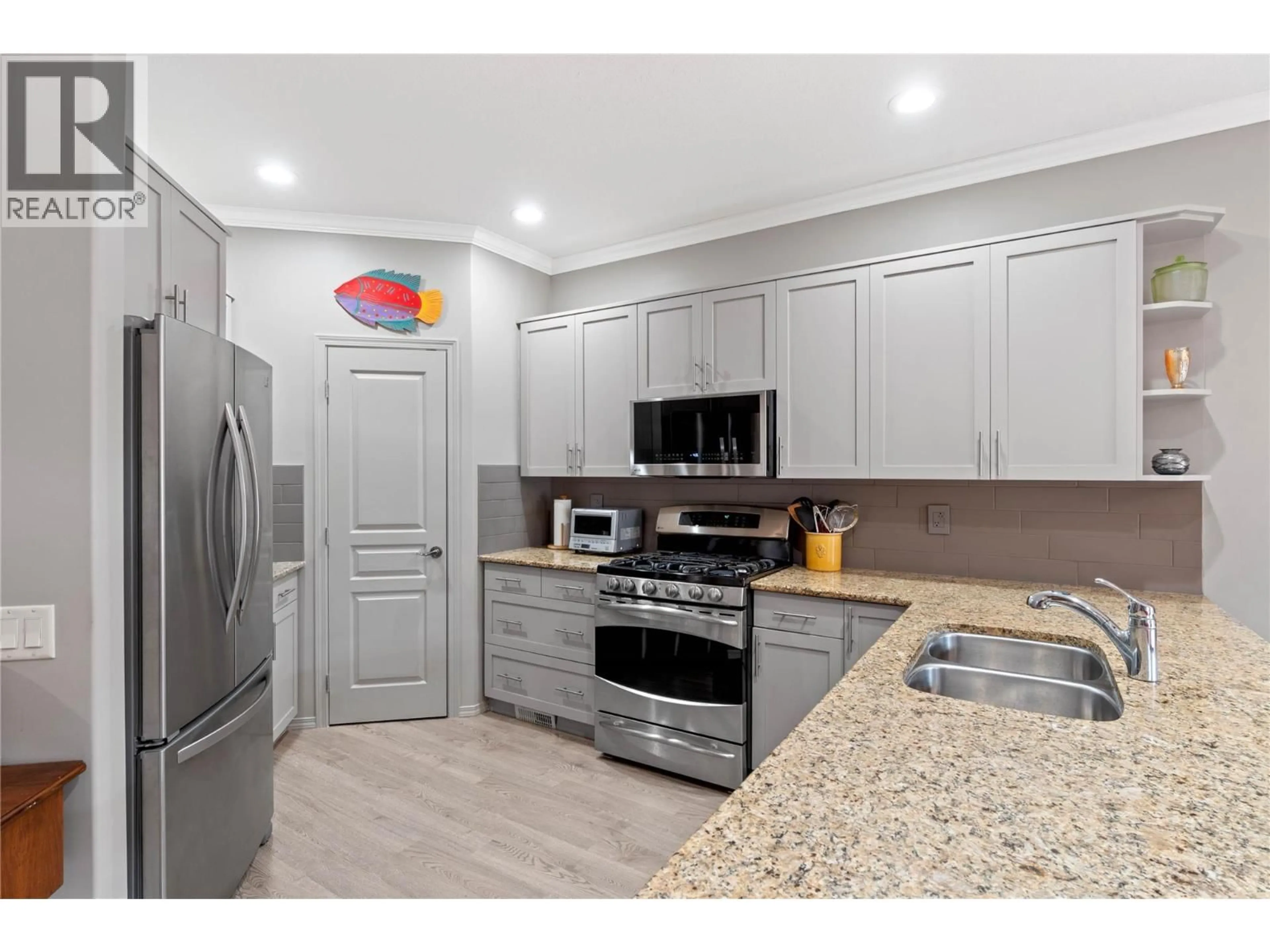 Standard kitchen, ceramic/tile floor for 247 SAGEWOOD COURT, Kamloops British Columbia V2H1R2