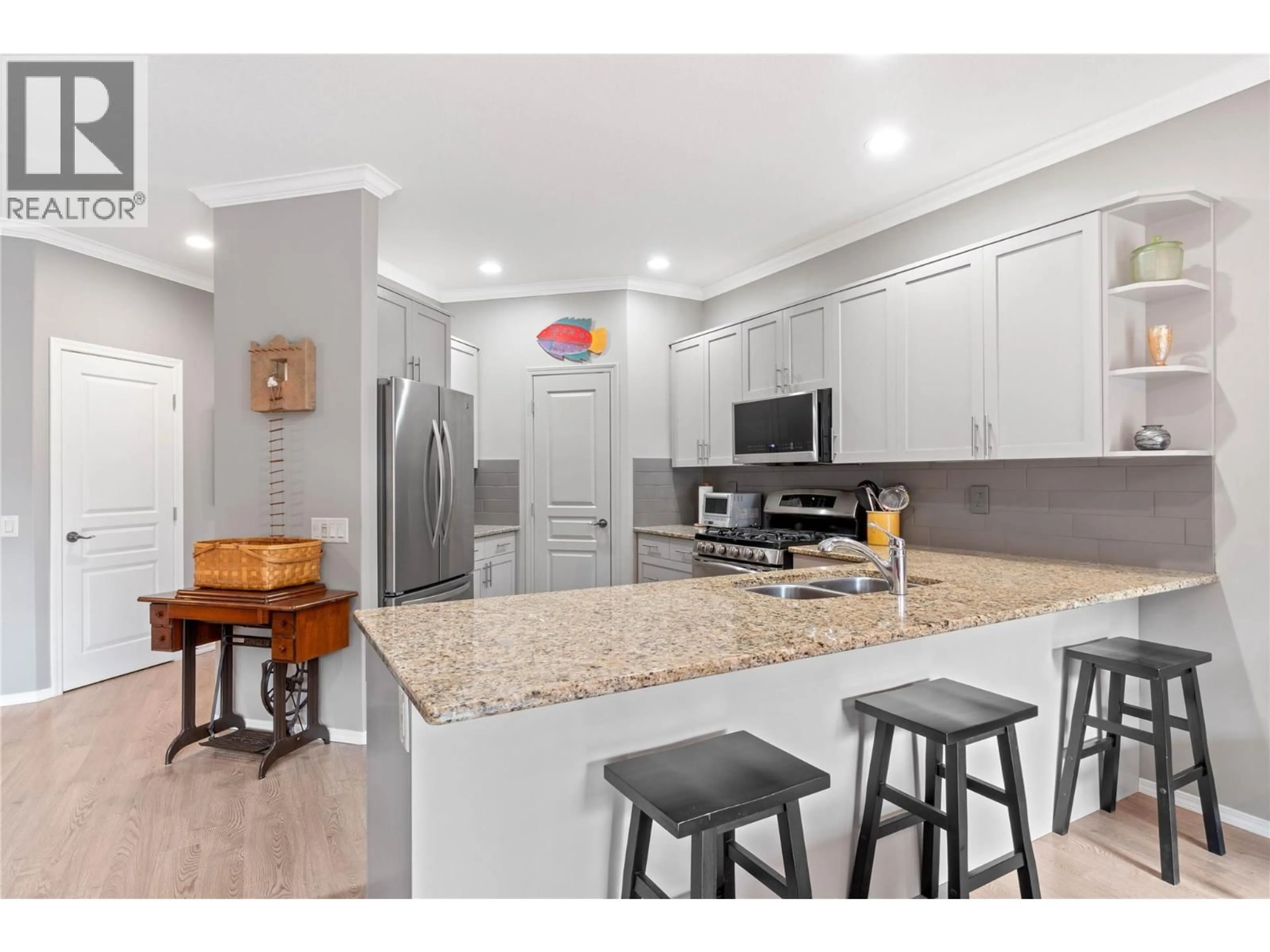 Open concept kitchen, unknown for 247 SAGEWOOD COURT, Kamloops British Columbia V2H1R2