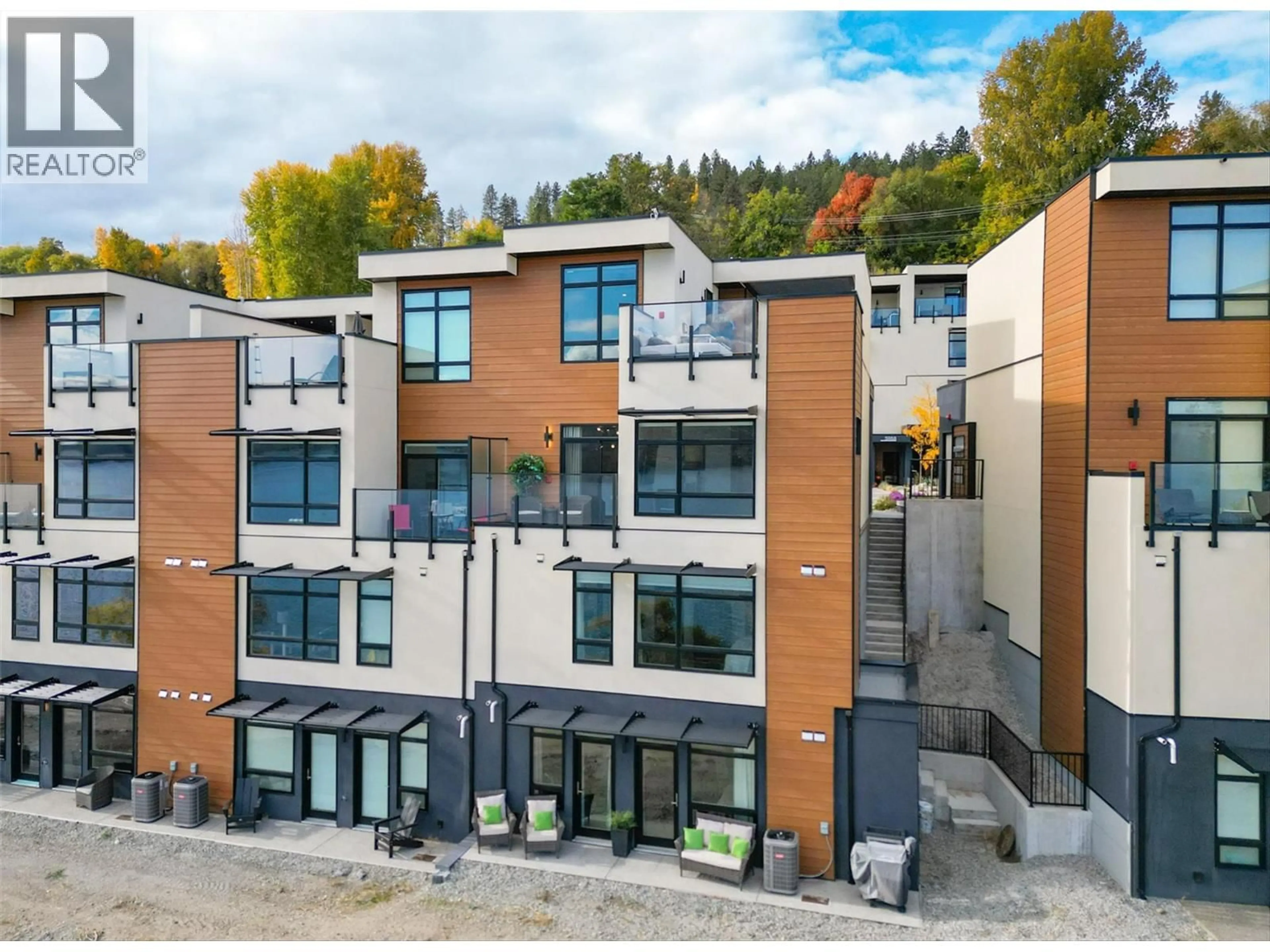 A pic from outside/outdoor area/front of a property/back of a property/a pic from drone, unknown for 5991 PRINCESS STREET, Peachland British Columbia V0H1X7
