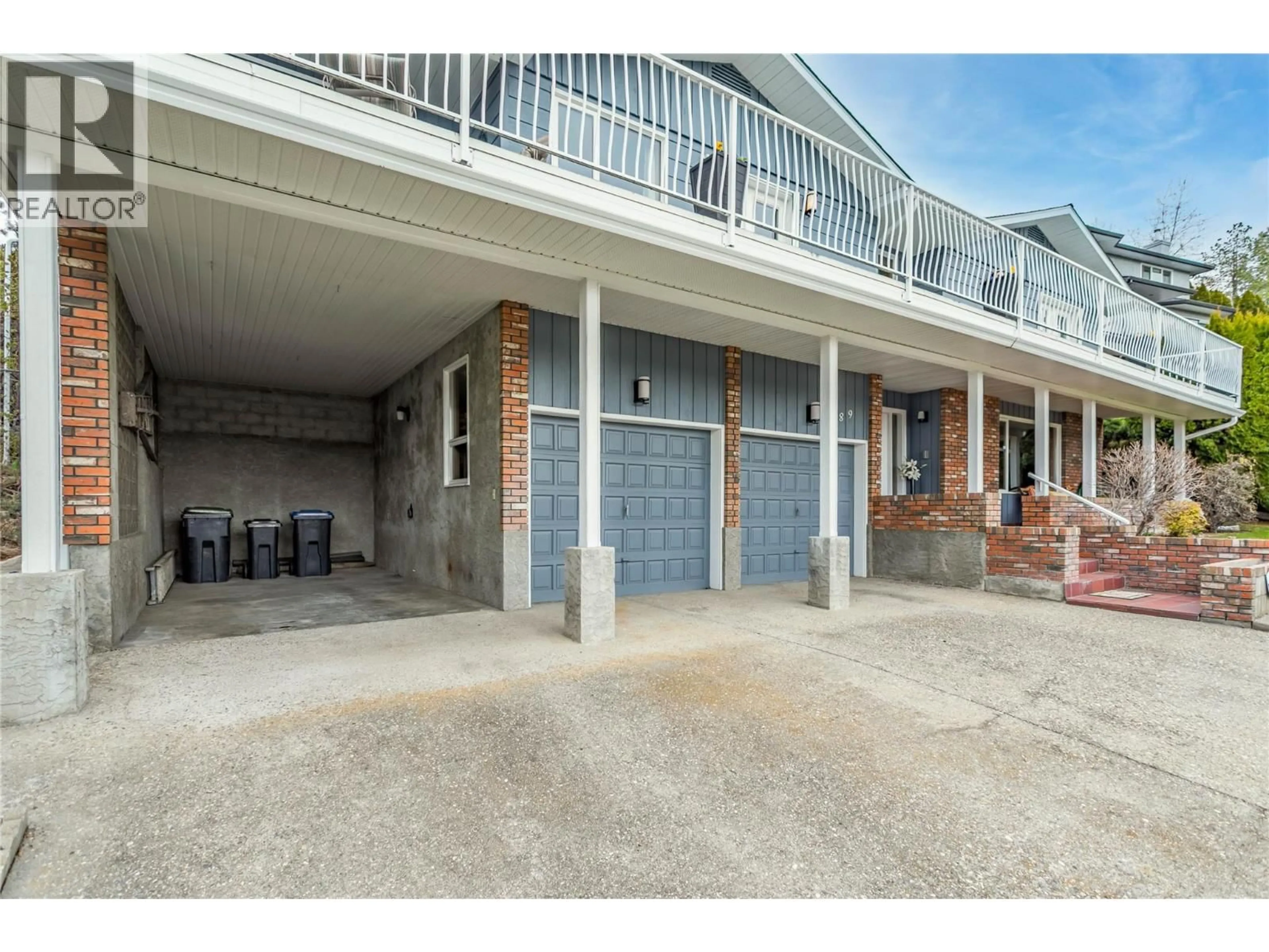 Indoor garage for 989 MONASHEE PLACE, Kelowna British Columbia V1V1J5